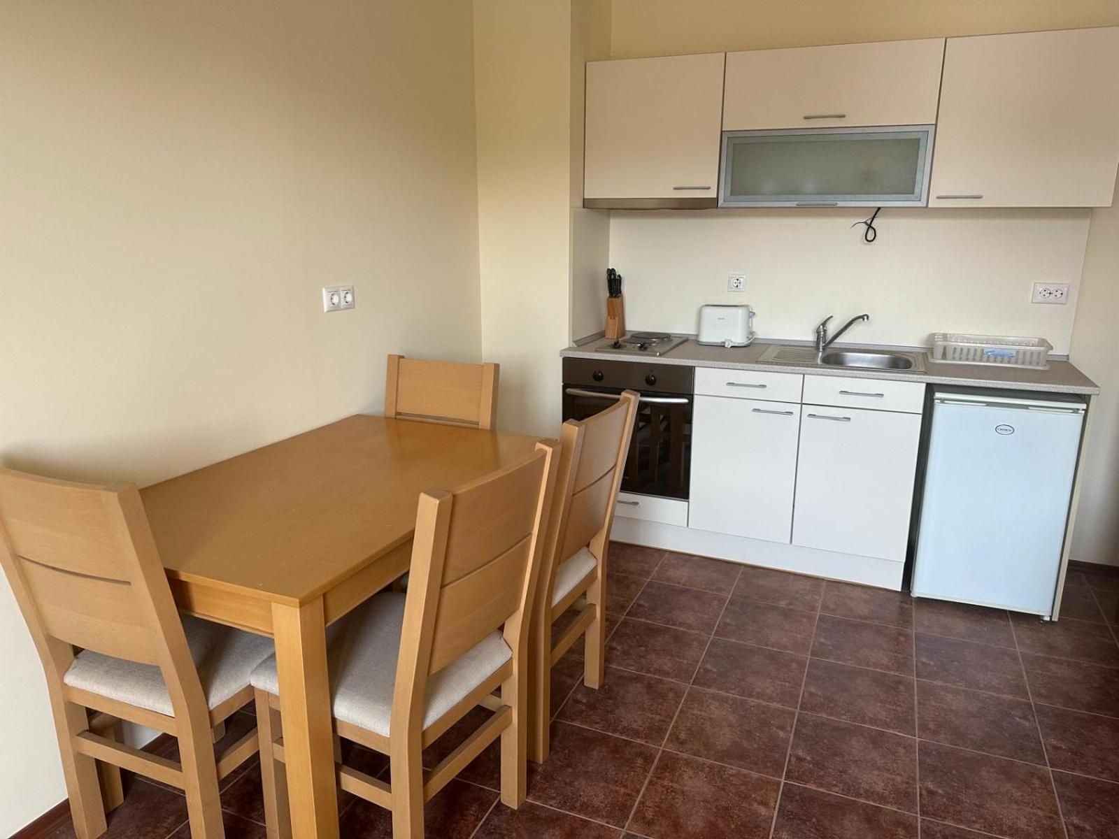 Spacious Family Fully Furnished 2 Rooms Apartment in Kavarna Apart Hotel