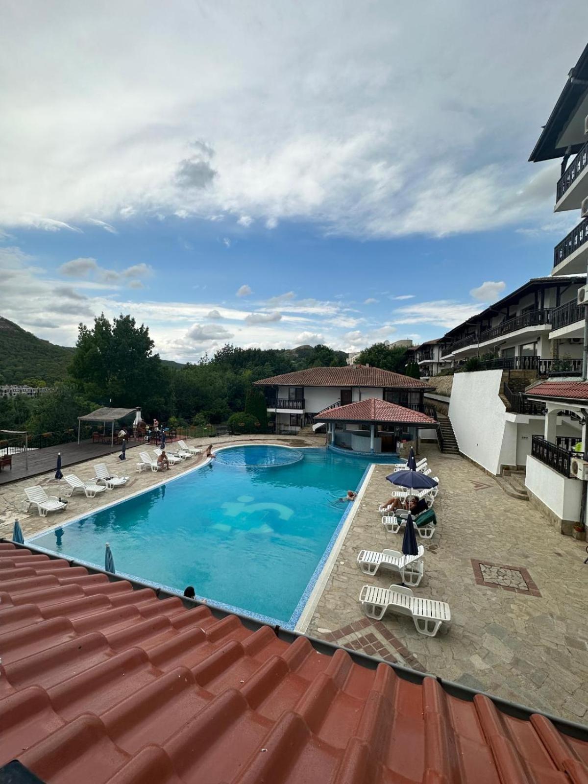 Spacious Family Fully Furnished 2 Rooms Apartment in Kavarna Apart Hotel
