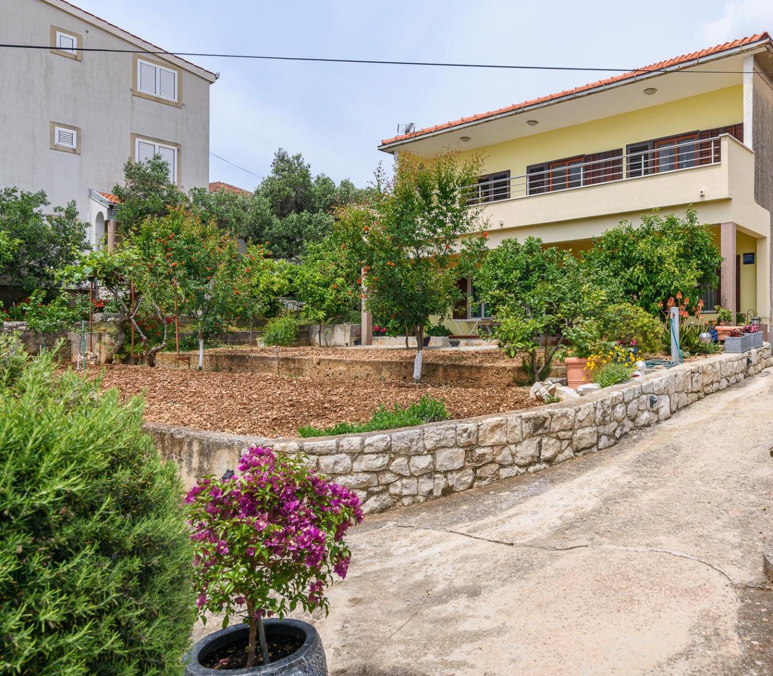 Apartment Residence G view 4