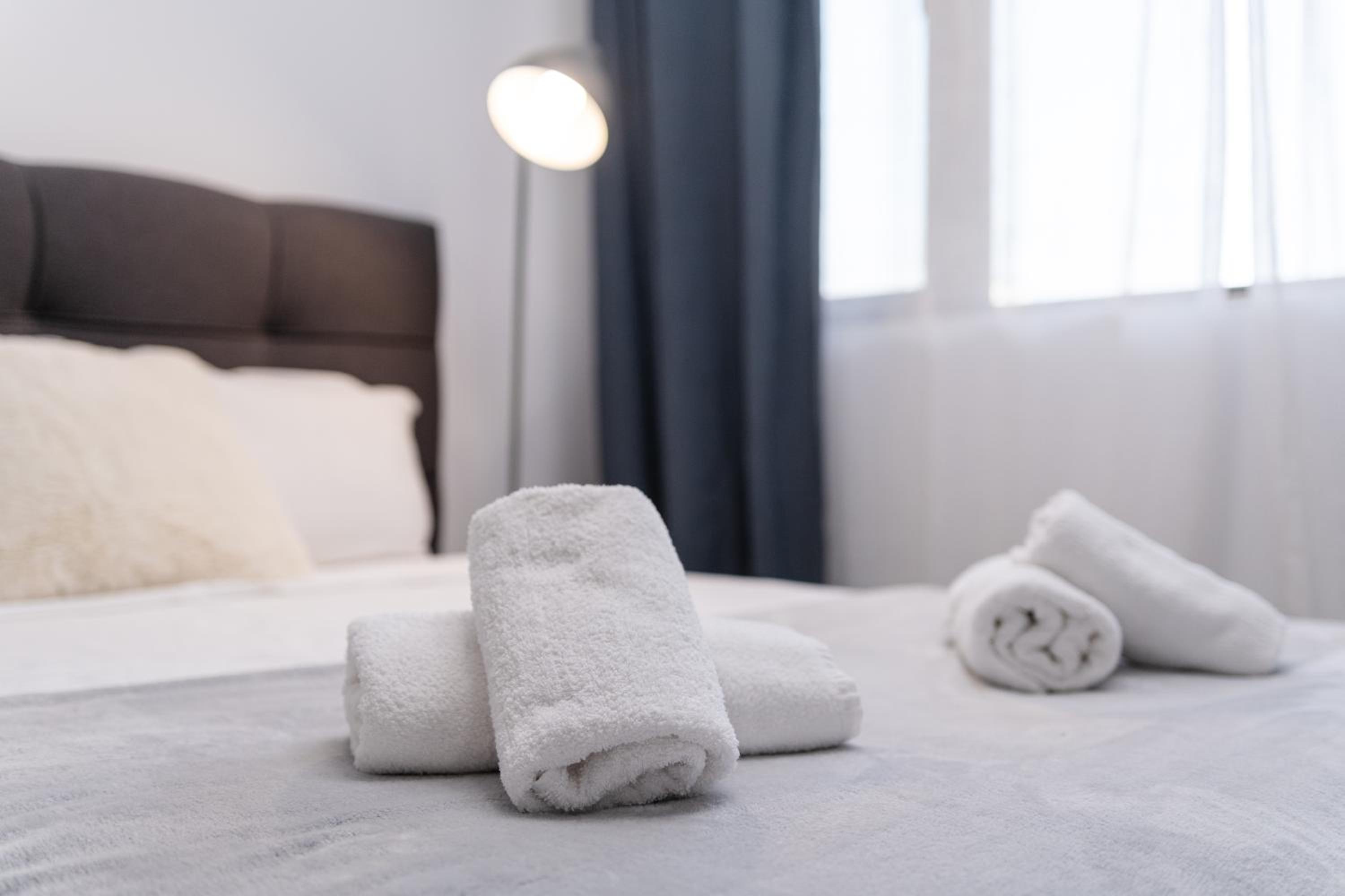 1-Bedroom apartment with Free Private parking