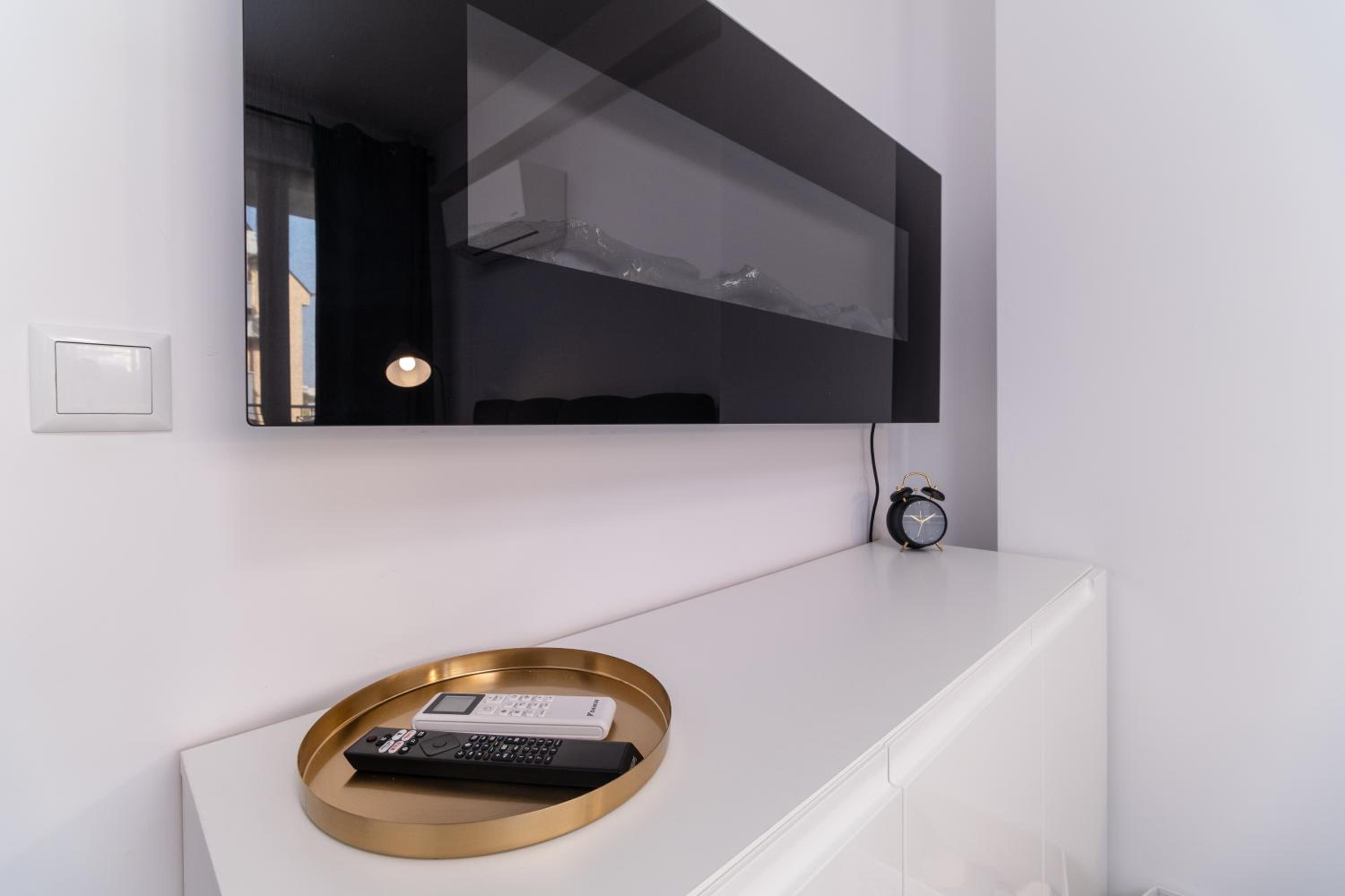 1-Bedroom apartment with Free Private parking