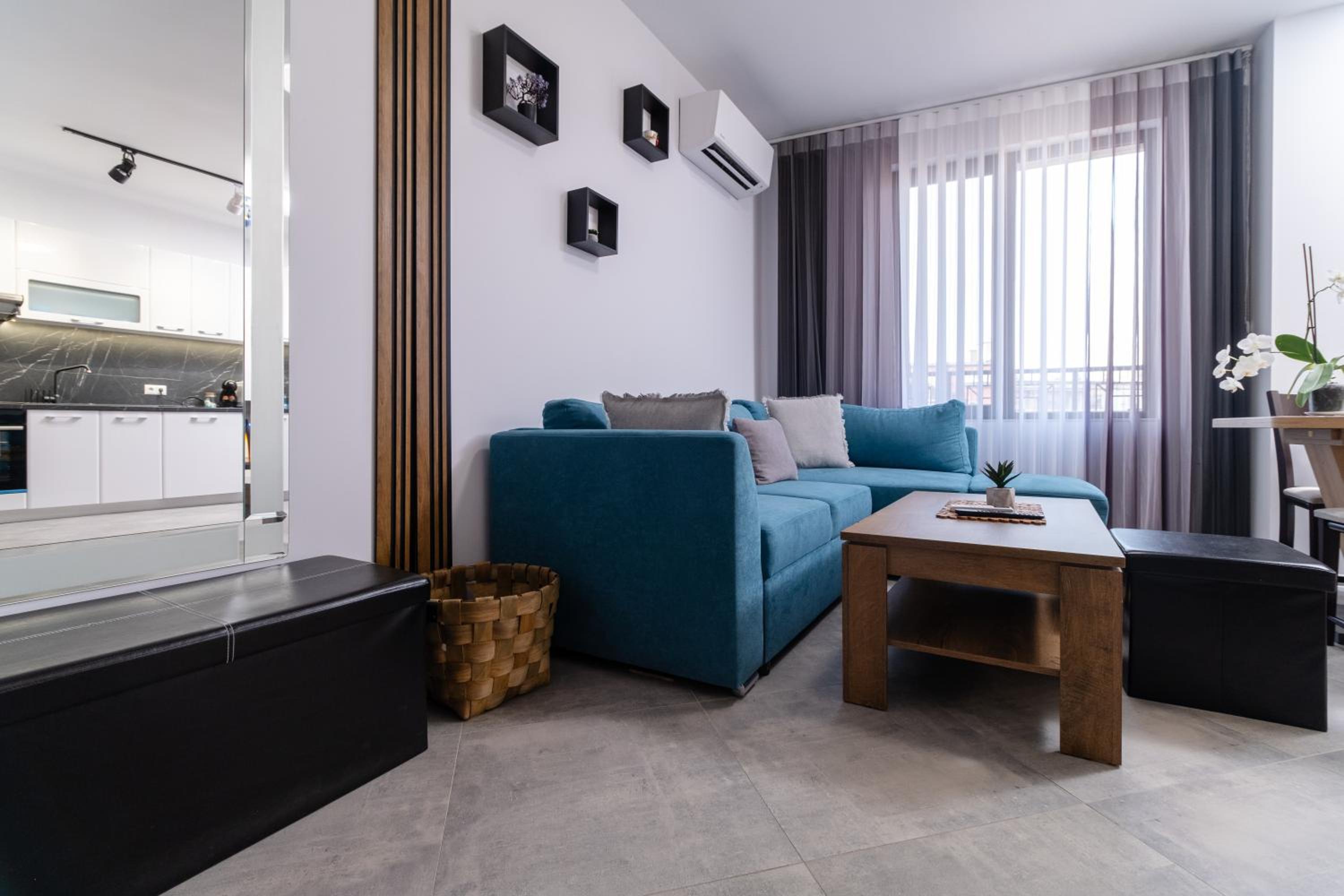 1-Bedroom apartment with Free Private parking