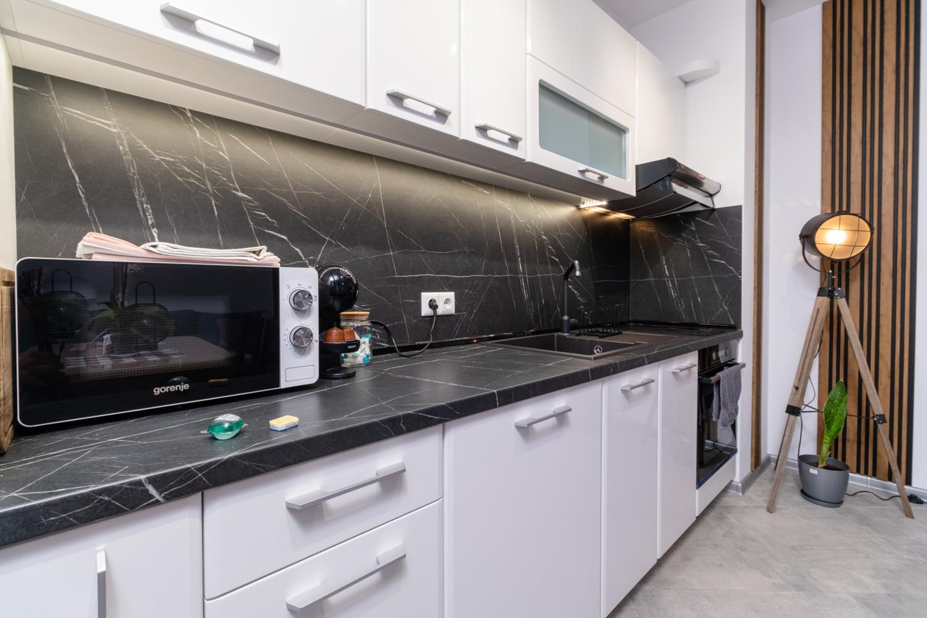 1-Bedroom apartment with Free Private parking