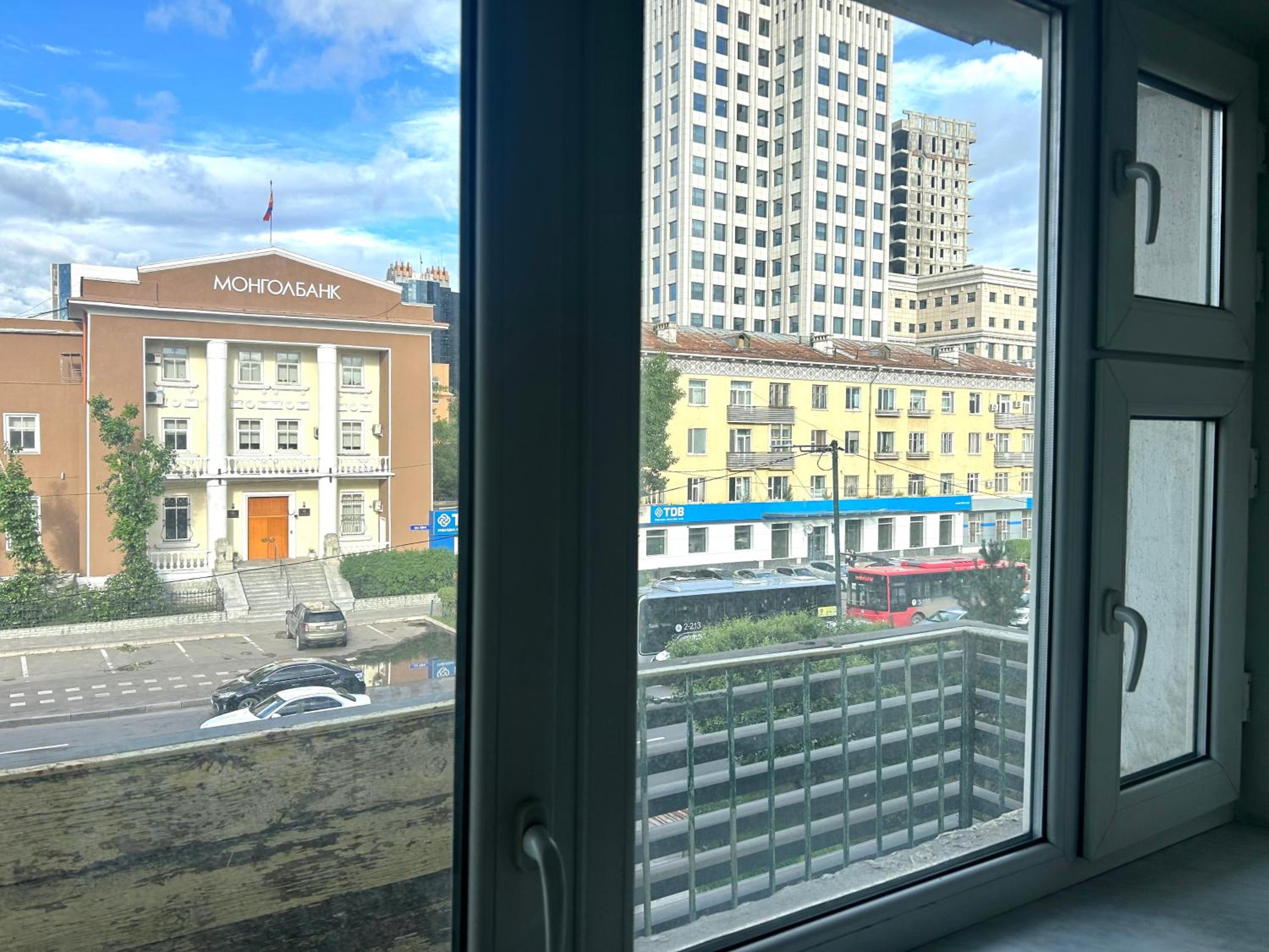 Urban Suites Spacious 2-Bedroom Apartment view 3