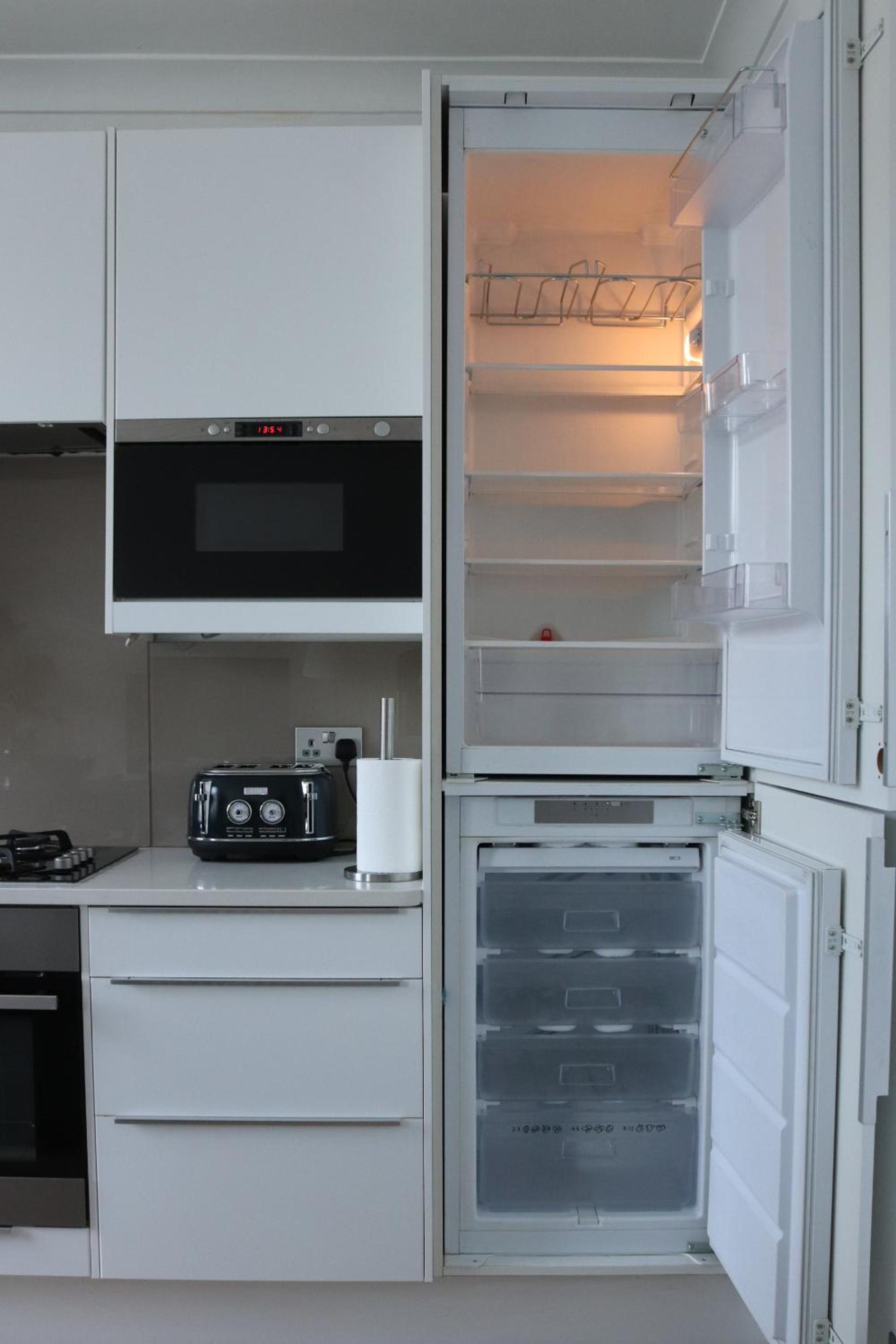 Stylish 2BR Chelsea Penthouse with Private Rooftop