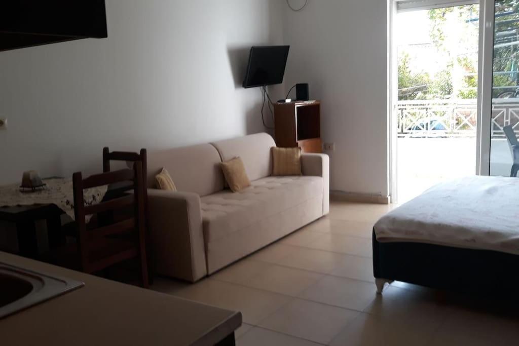 Studio beach apartment in center