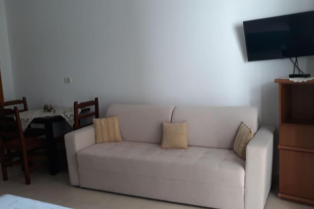 Studio beach apartment in center