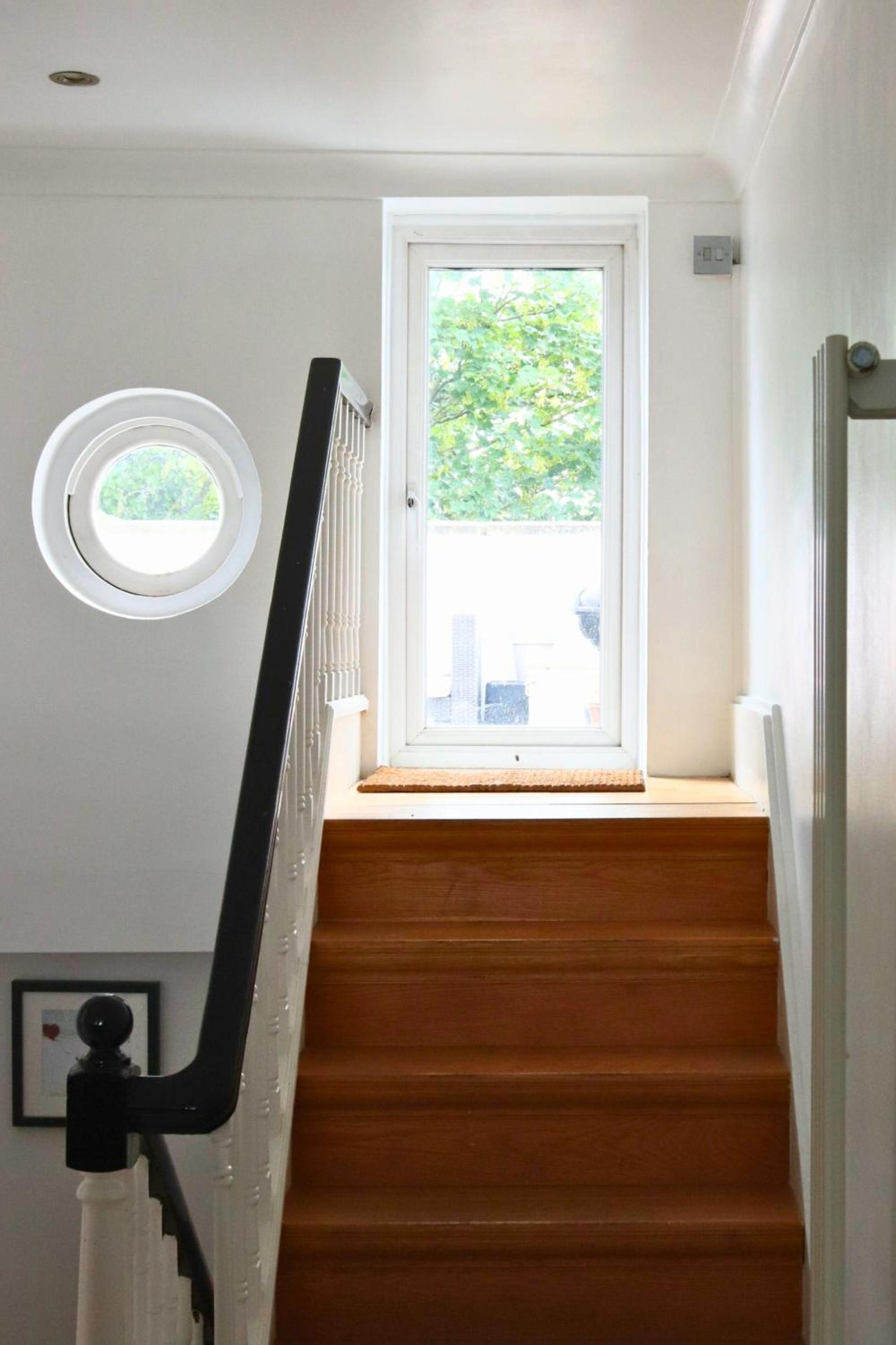 Stylish 2BR Chelsea Penthouse with Private Rooftop