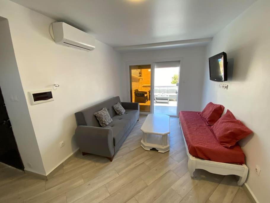 Vue sur Mer 5 personnes - Location Azeffoun Ait Chafaa - 8500 DZD nuit view 2