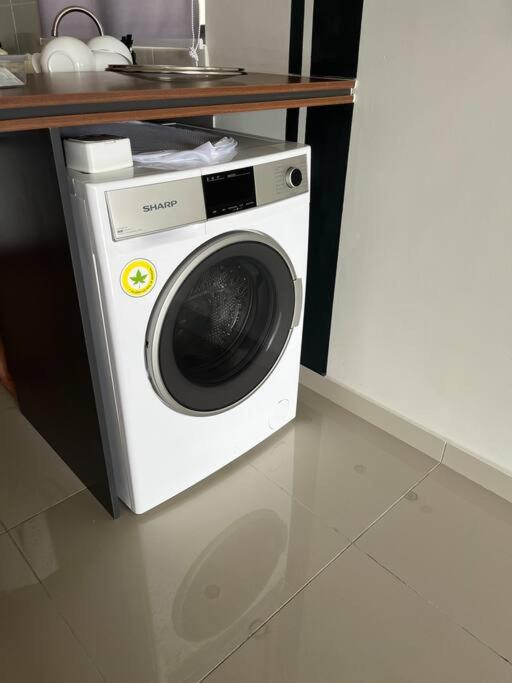 Setia Alam 3R2B 6pax Apartment photo 8