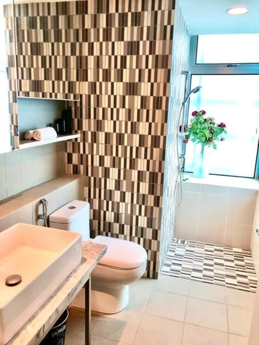 2Rooms Suites Near MidValley 15KM to KLCC best for Biz traveler and Family