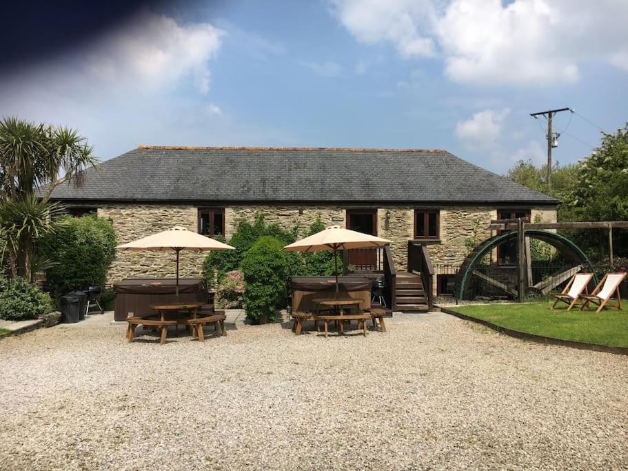 Mill House @ Goonwinnow Farm view 2