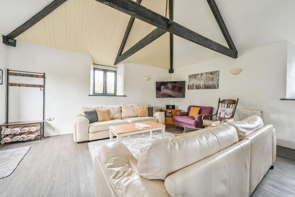 Mill House @ Goonwinnow Farm view 4