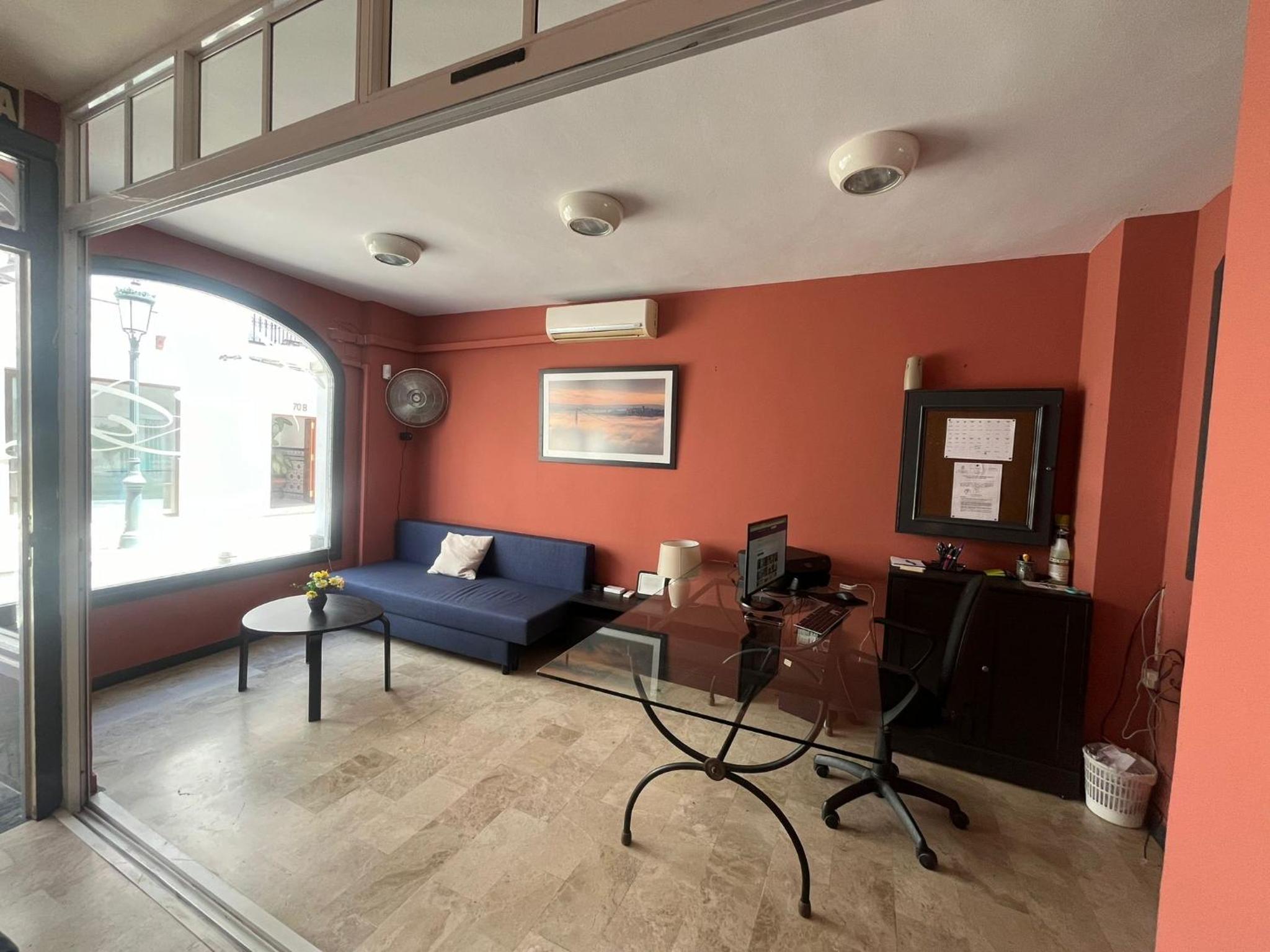 Hostal Montys