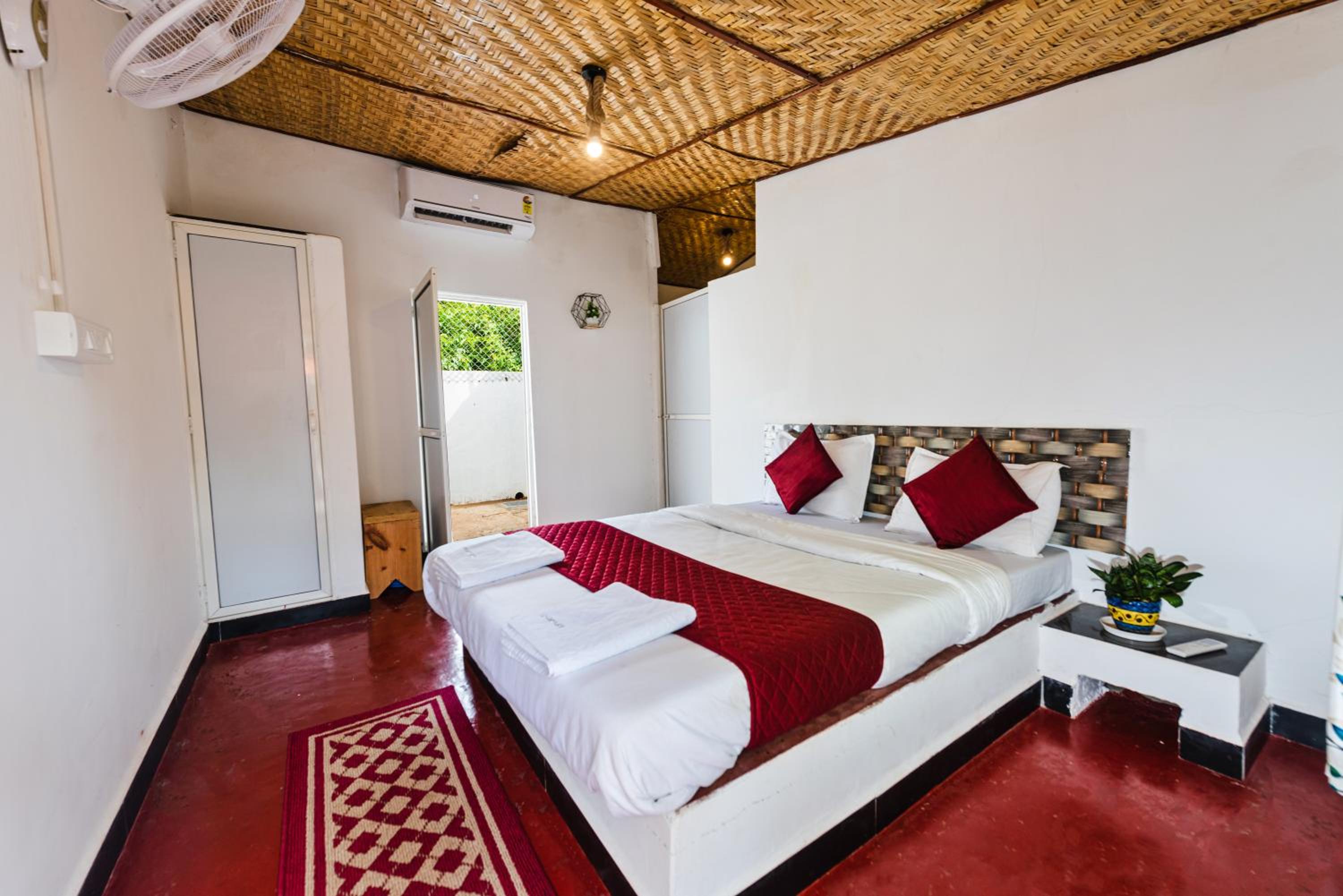 Hotel La Paulo's Near Beach Resort
