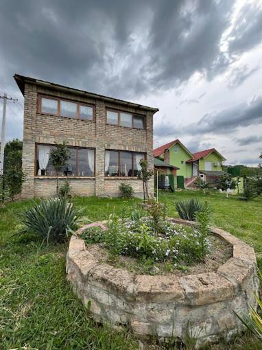R&H apartmani