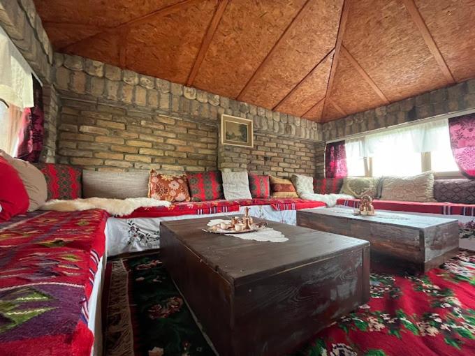 R&H apartmani