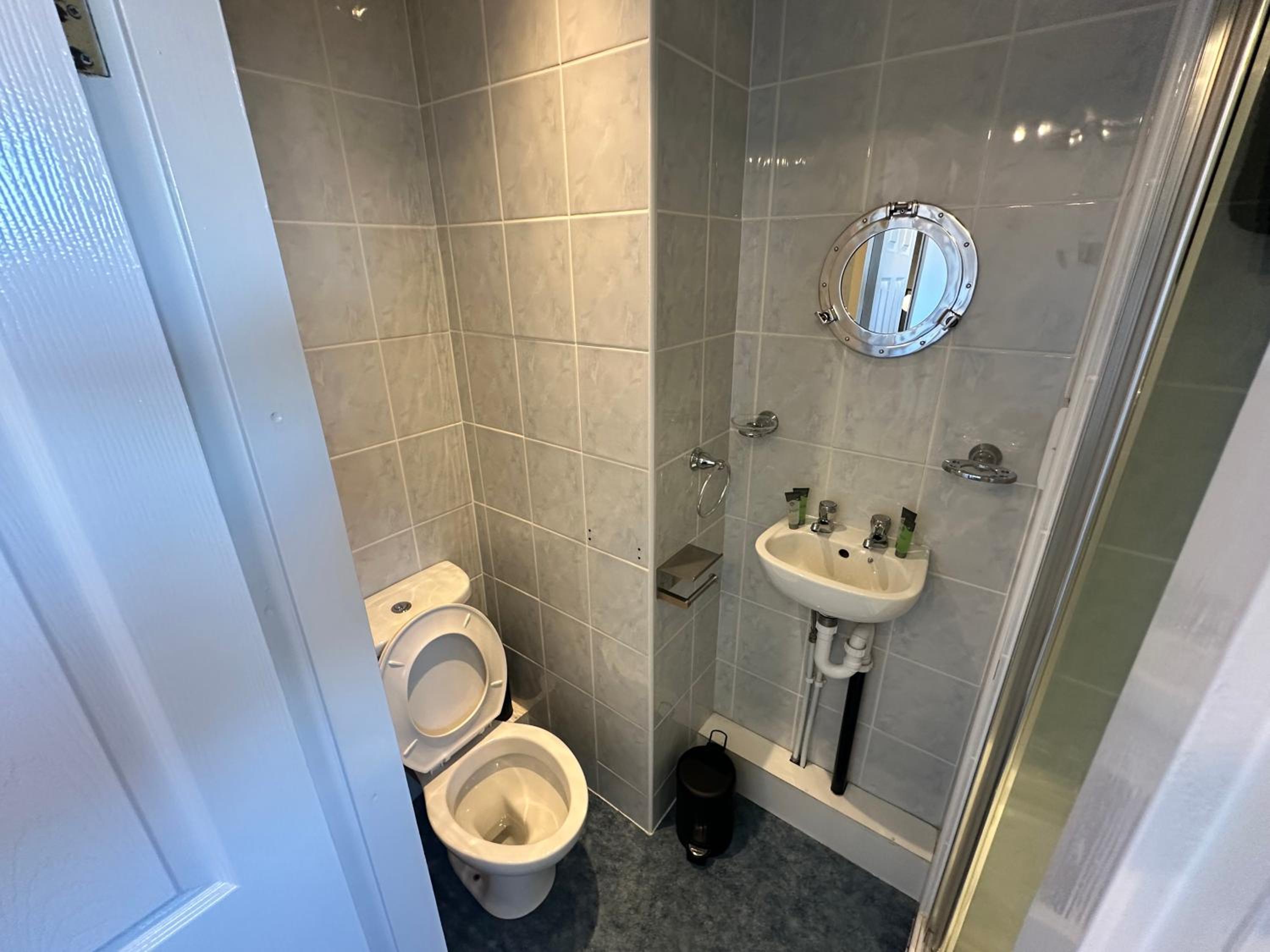 B&B Runway Blackpool - Minutes From Winter Gardens - Dog Friendly - Exceptionally Quiet - Very Close H&A Social Club view 4