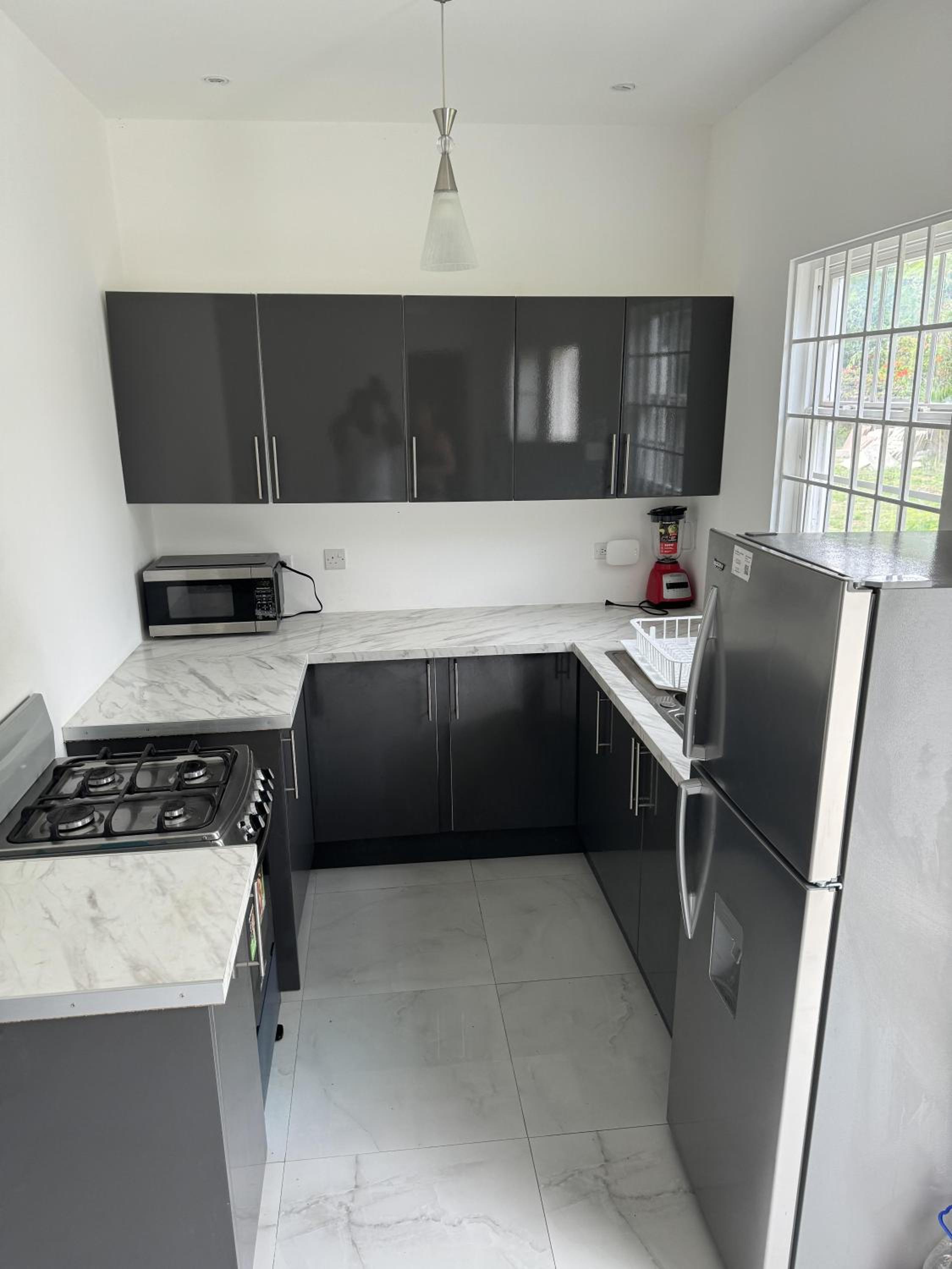 1 Bed - Sleeps 4 - Parking - 5 Min to Beach