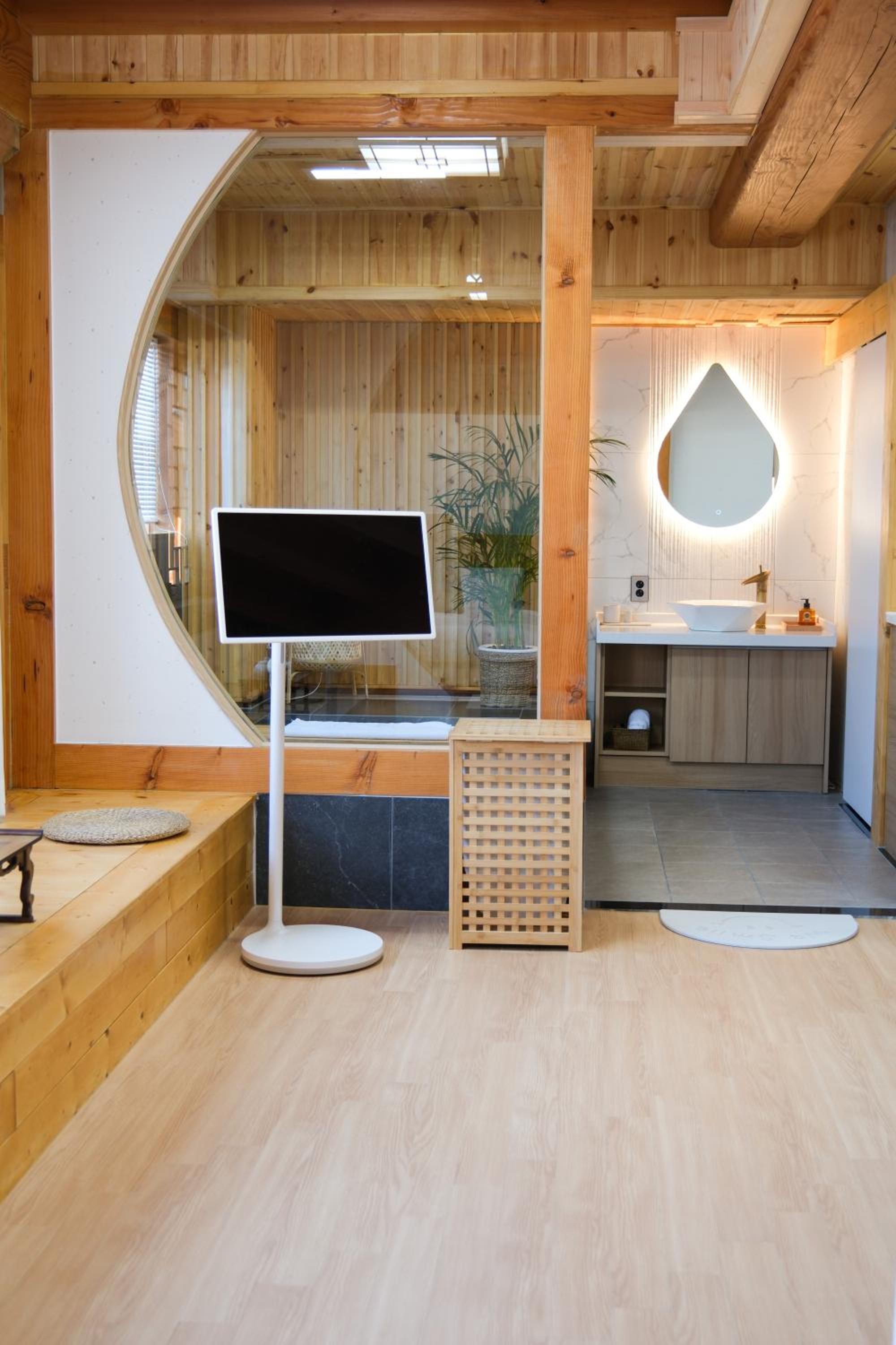 Photo 11