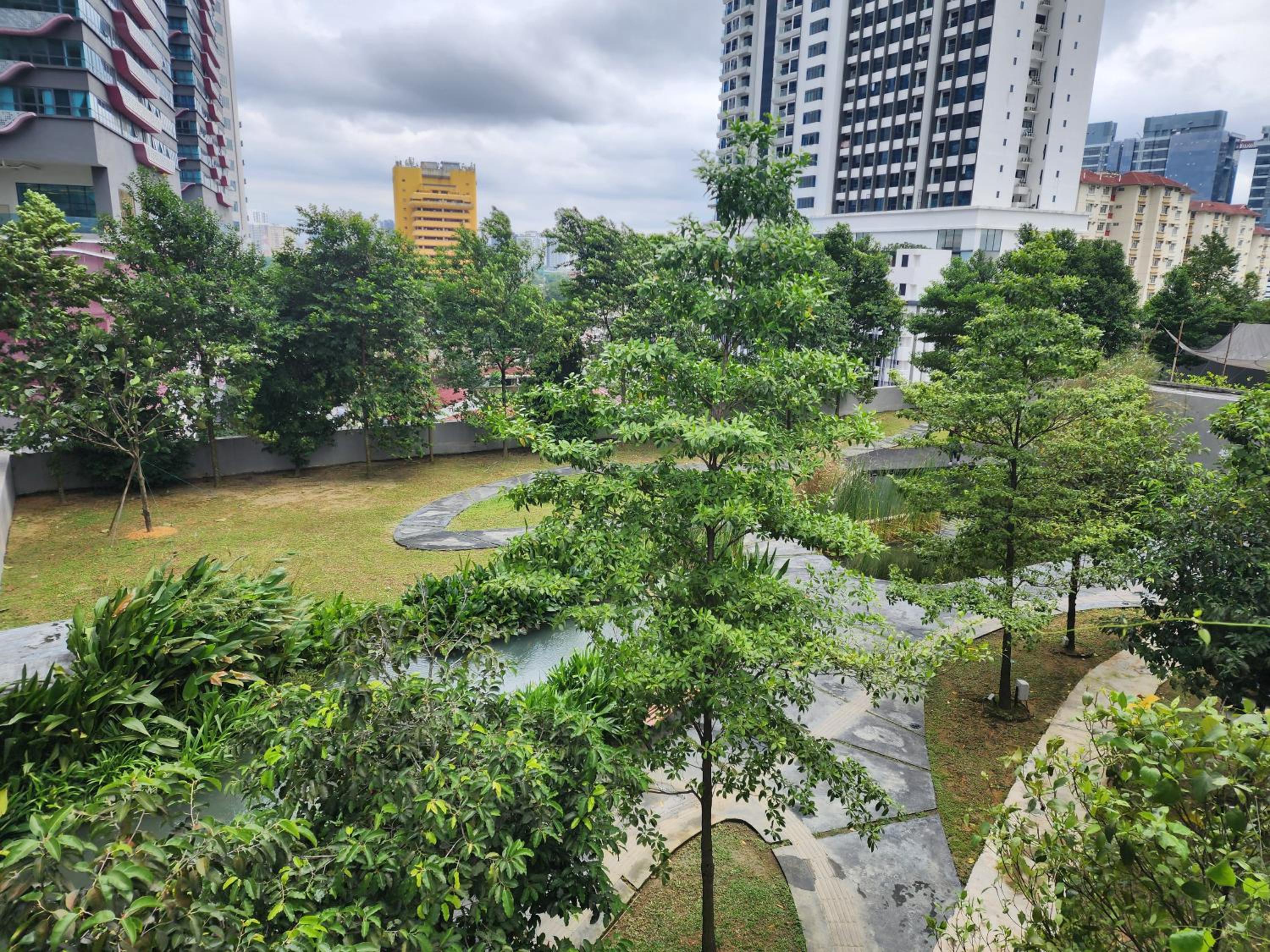 Astoria,4r3b,4kmtoklcc,1505sf,bigbalcony,newcondo,bathtub,nicefacilities