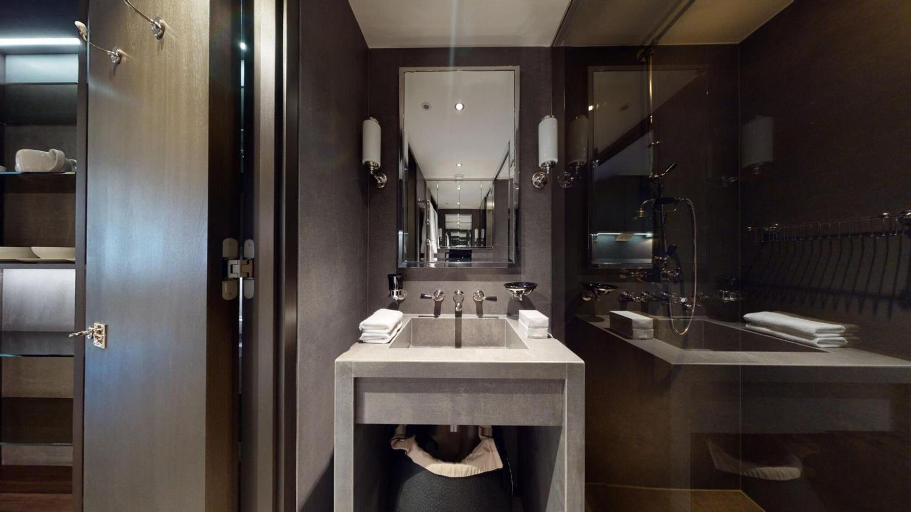 Luxury Suite in Cadogan Square 1