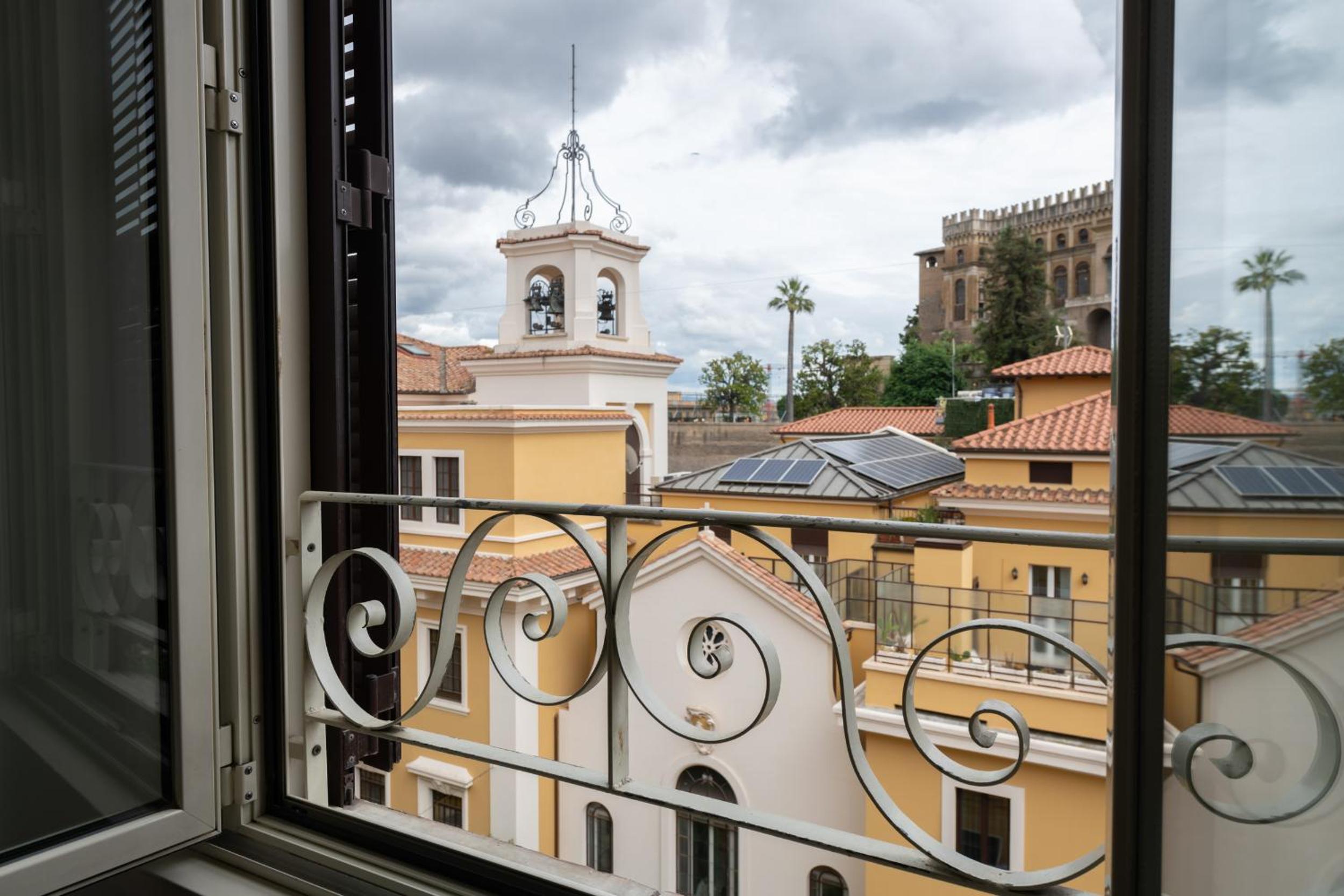 Sistine Chapel View Rooms Check-in From 3 Pm To 10 Pm