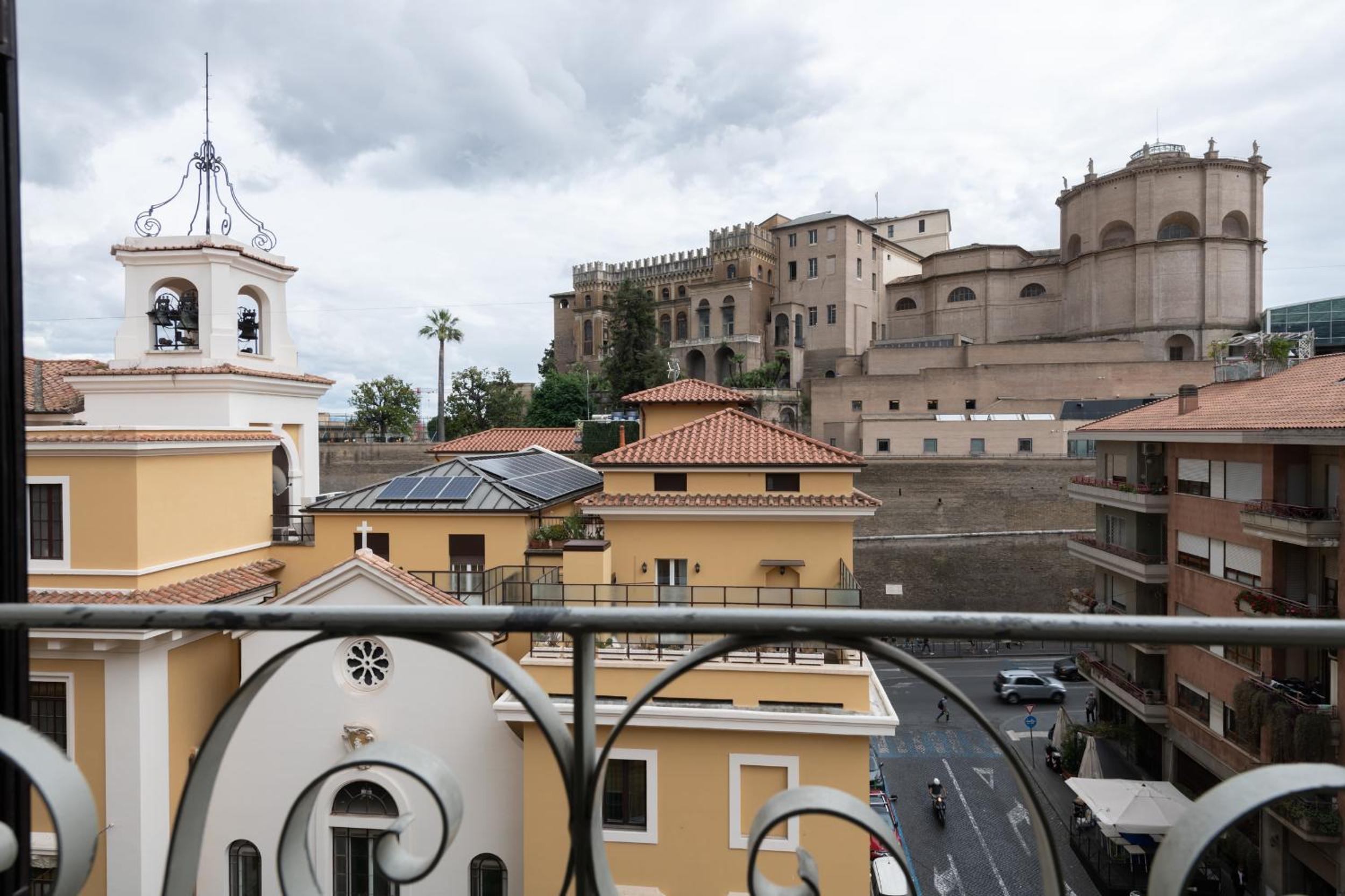 Sistine Chapel View Rooms Check-in From 3 Pm To 10 Pm