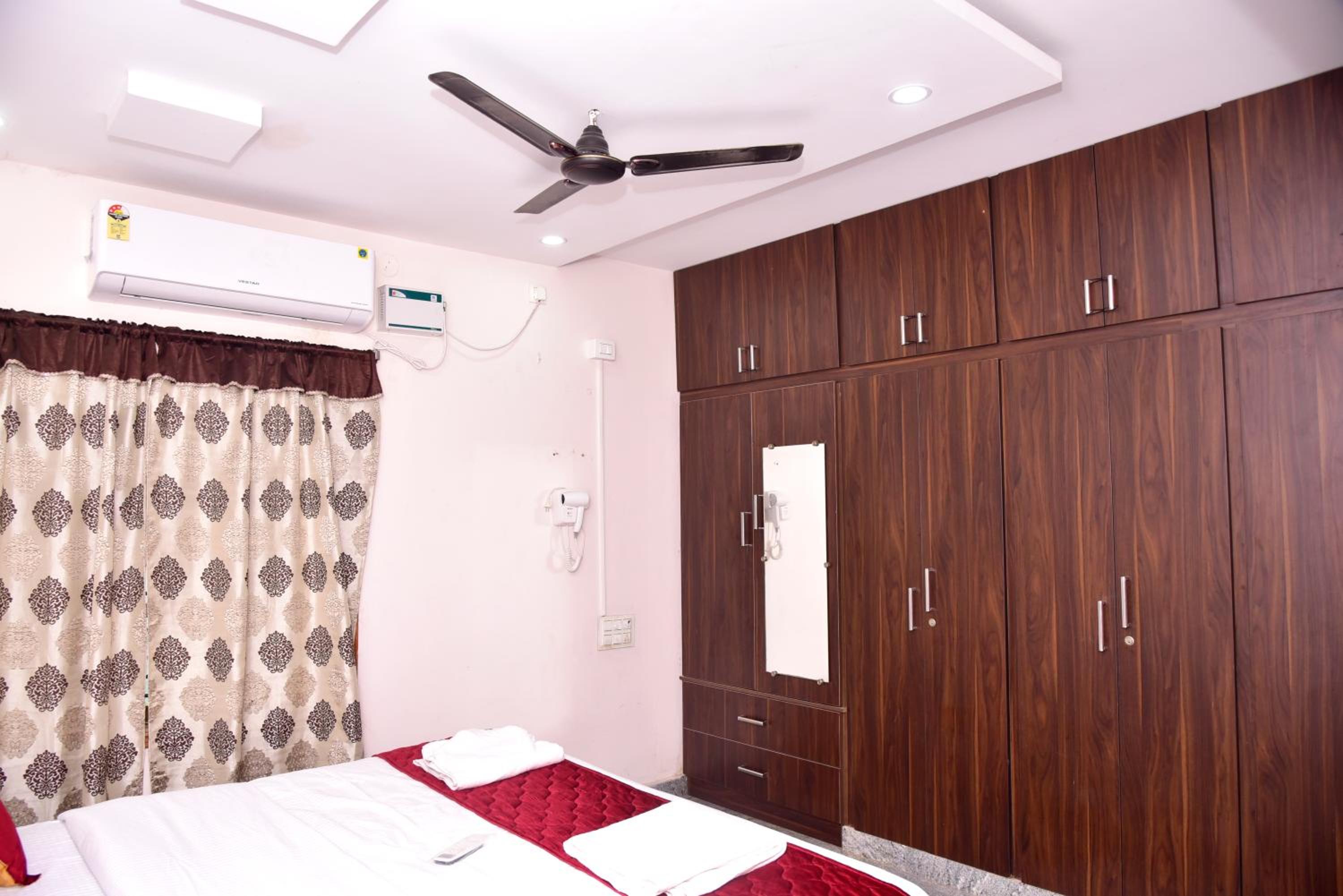 Shalom Residence