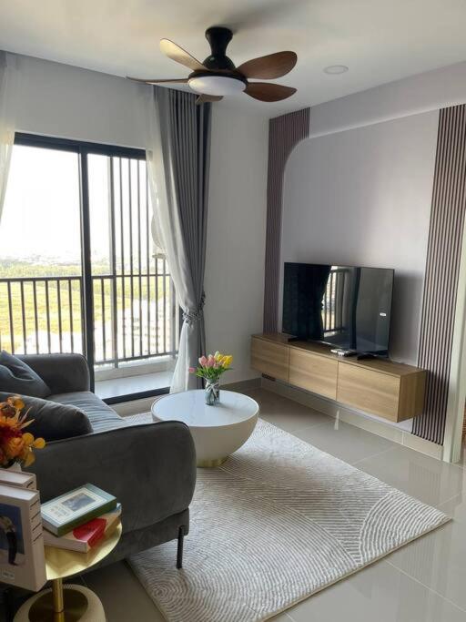 Park Land Condo TK view 4