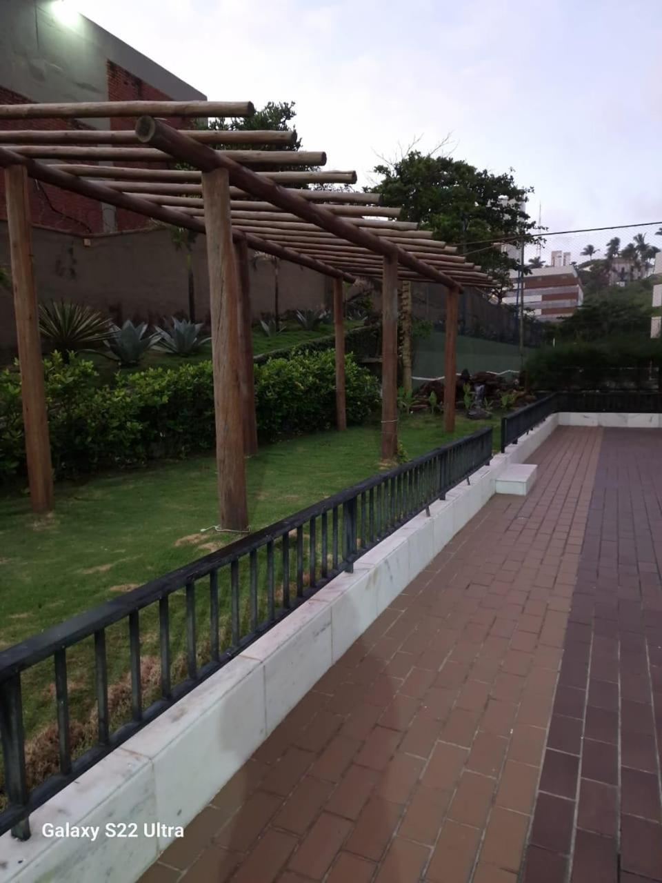 Ondina Apartamento à Beira-Mar com Piscinas e Acesso Direto à Praia
