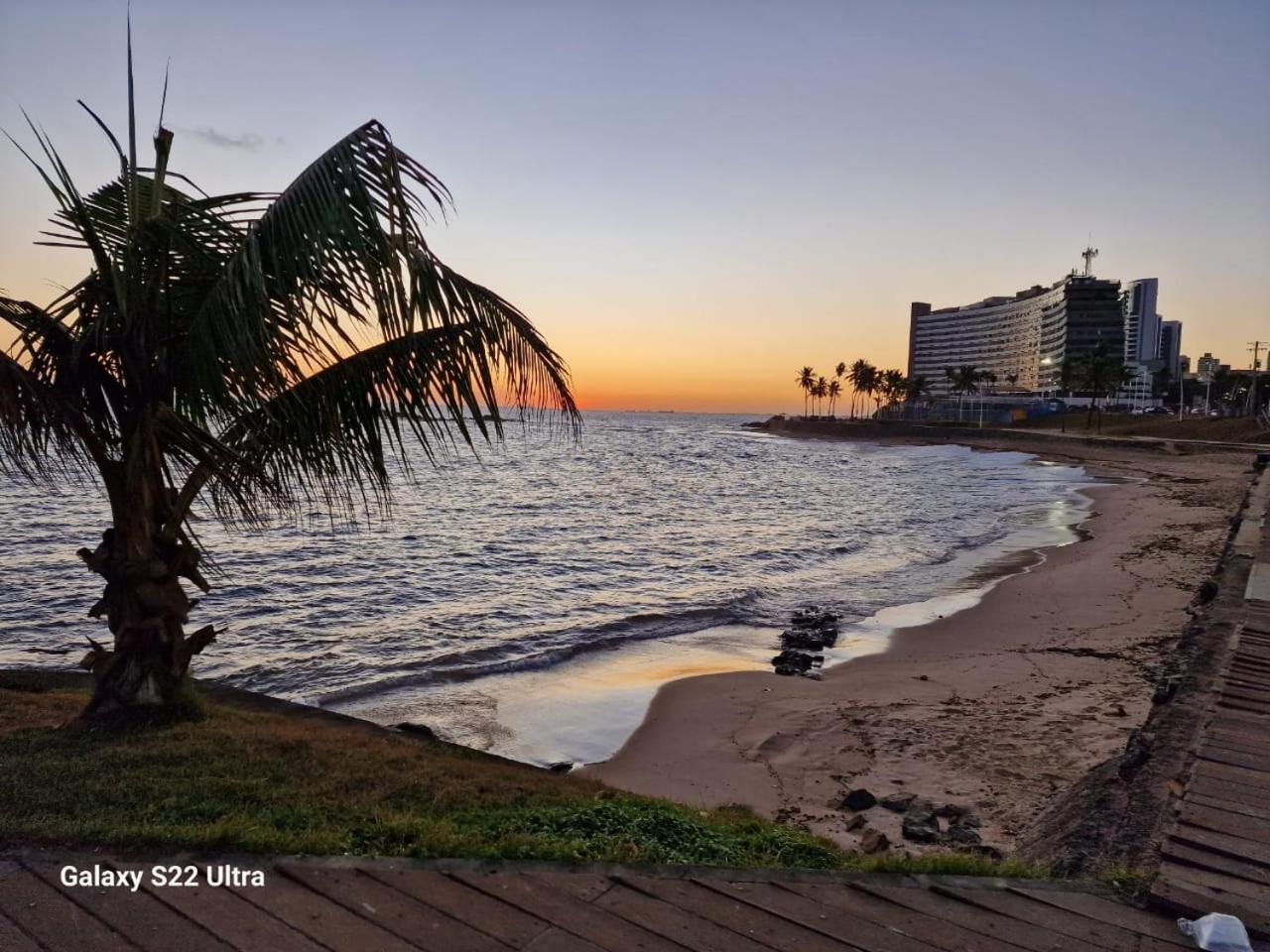 Ondina Apartamento à Beira-Mar com Piscinas e Acesso Direto à Praia
