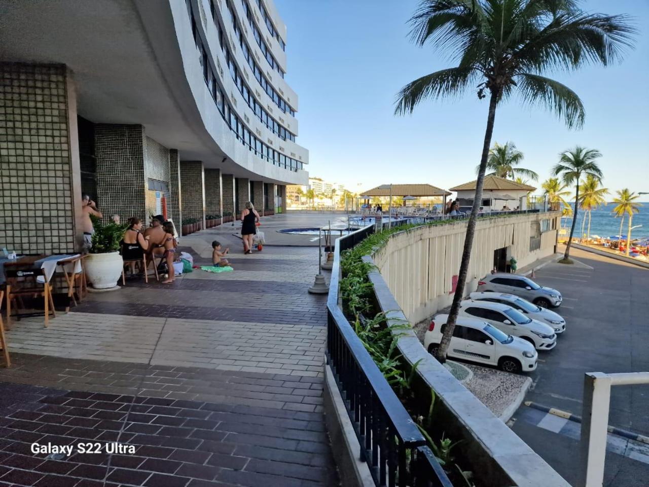 Ondina Apartamento à Beira-Mar com Piscinas e Acesso Direto à Praia