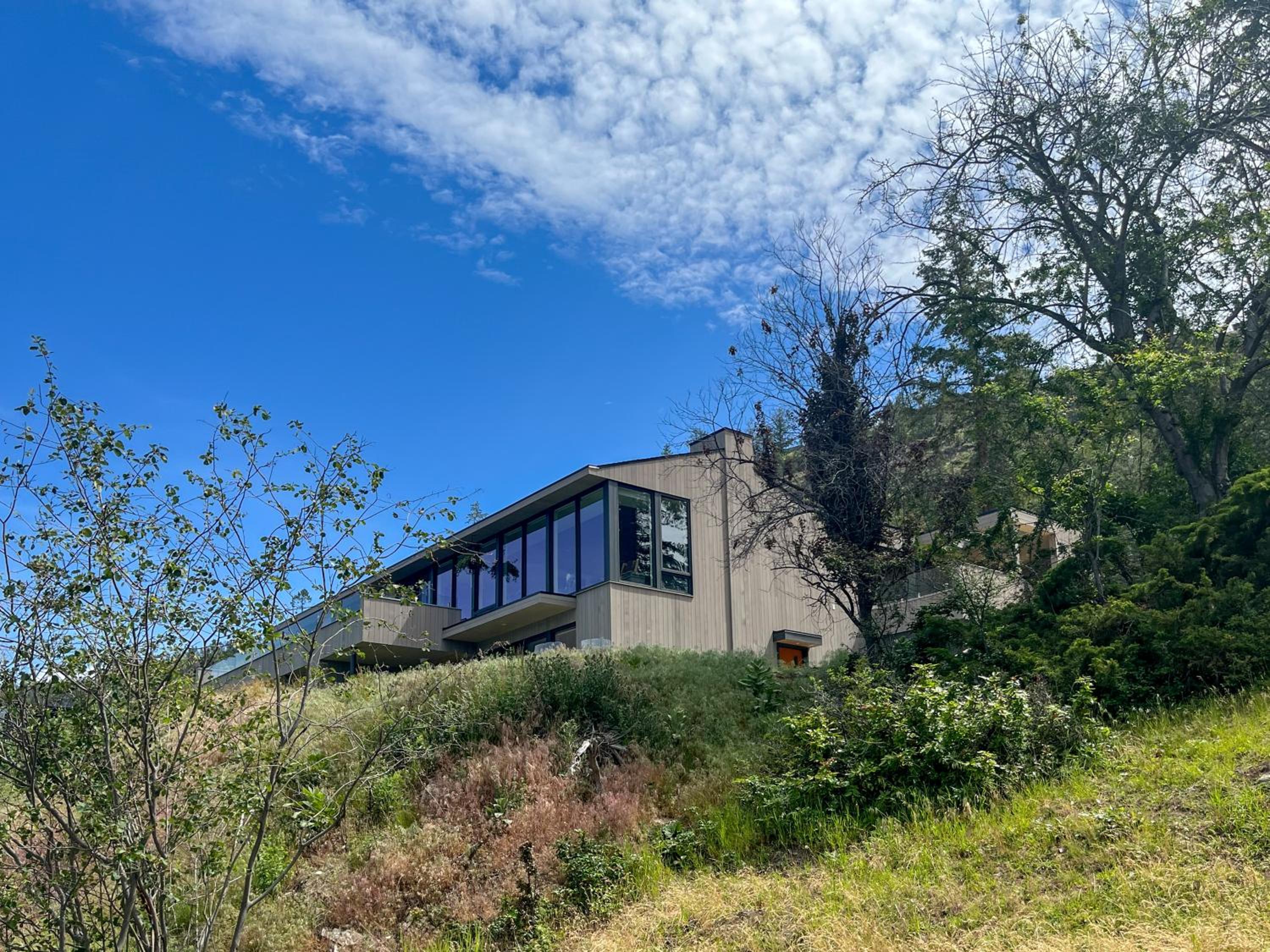 Kelowfornia Lakeview Retreat