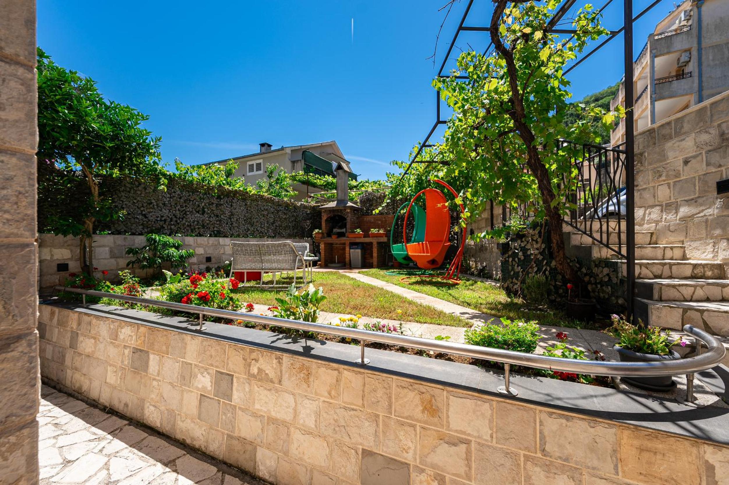 Buba Apartments