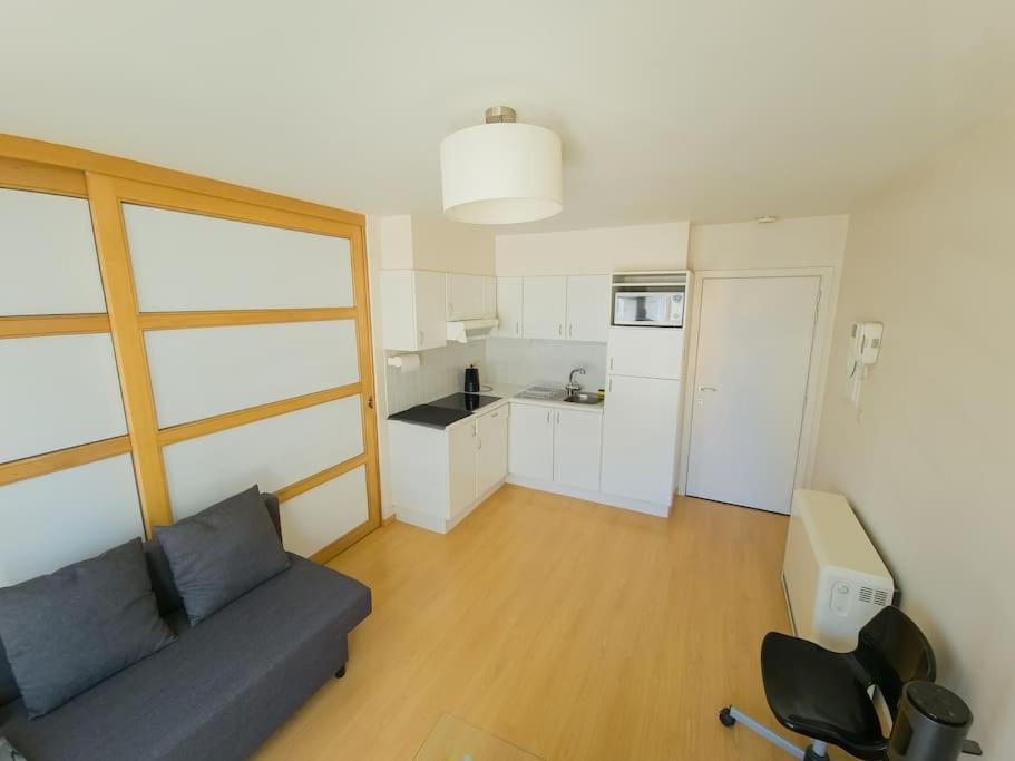 Cozy studio with pool close to the sea