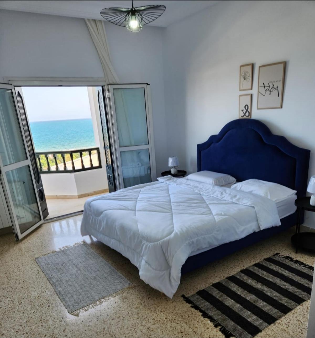 Splendid Beach View Apartment