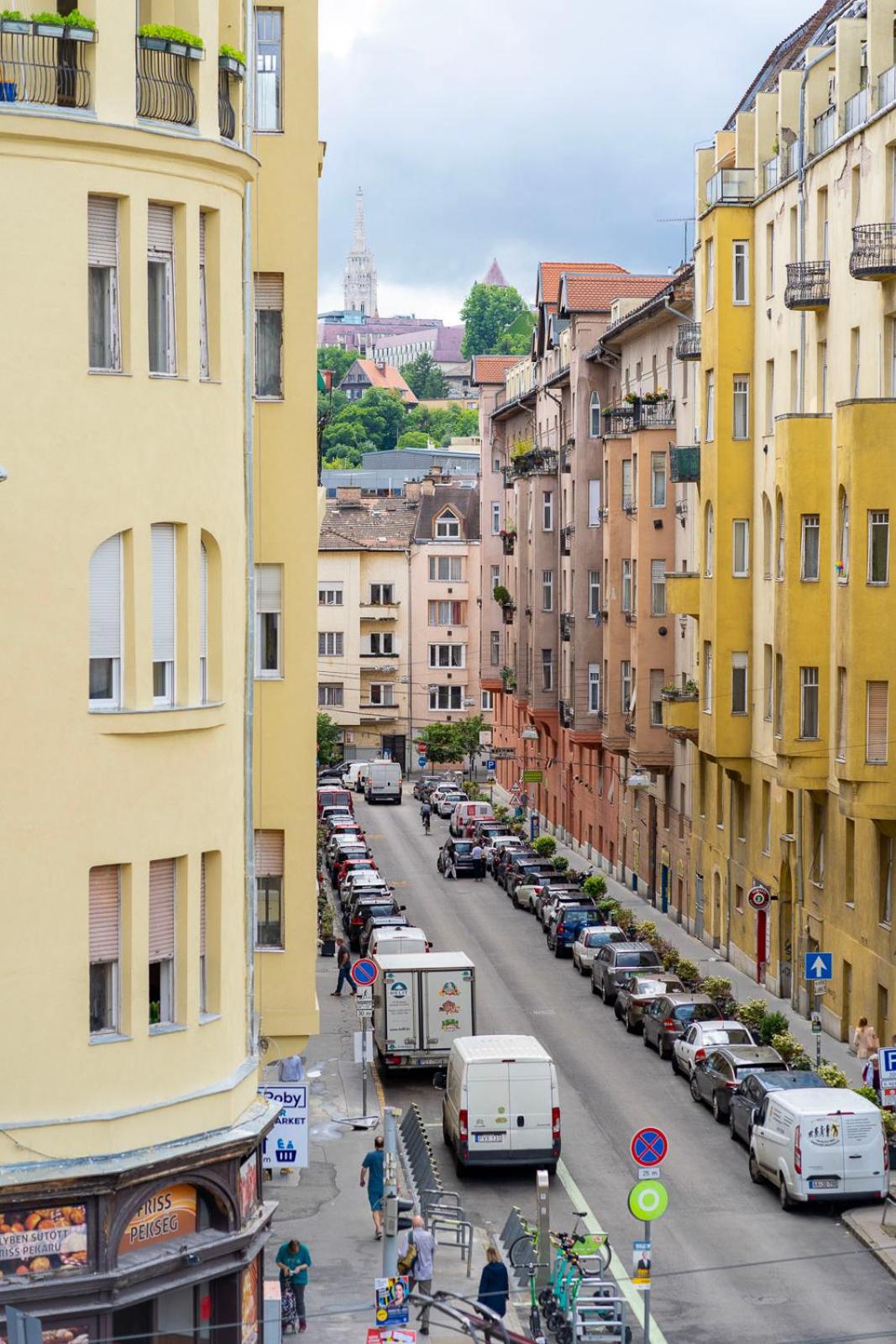 J Home - Designer Apartment near Buda Castle - Sleeps 6 - 12 with next door view 5