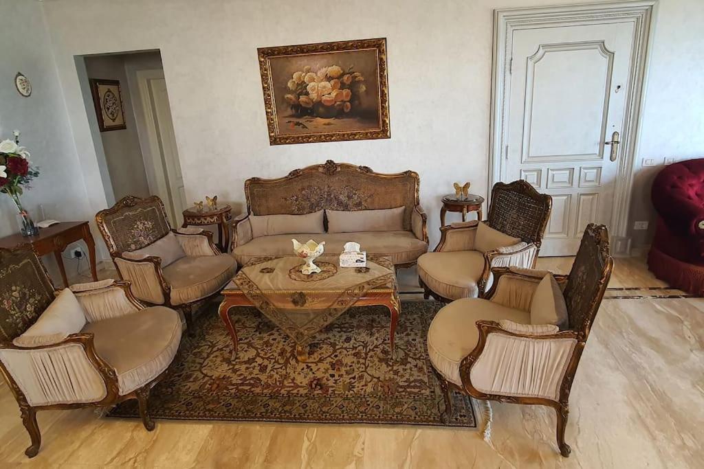 Beachfront Apartment in Alexandria