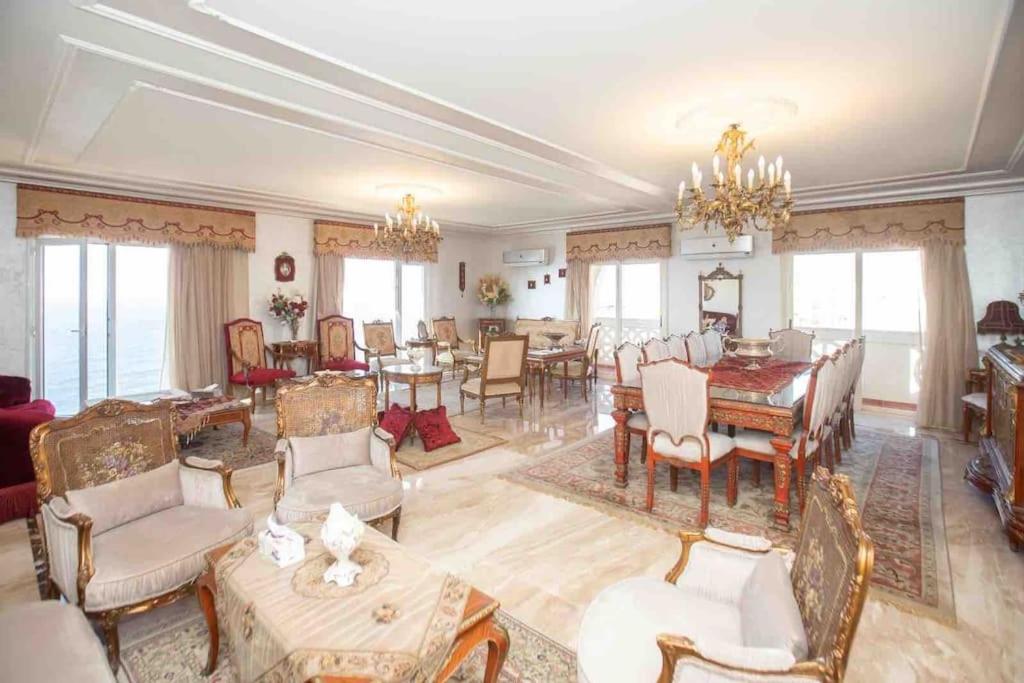 Beachfront Apartment in Alexandria