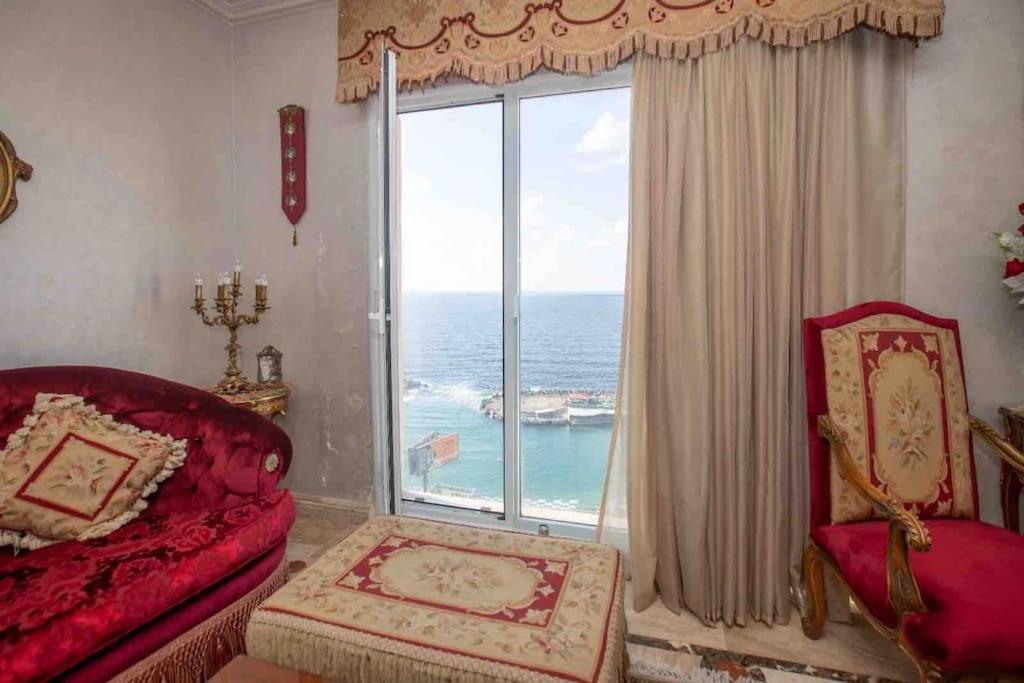 Beachfront Apartment in Alexandria