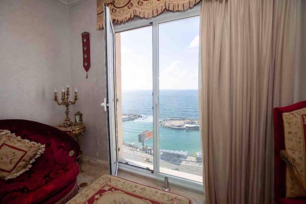Beachfront Apartment in Alexandria