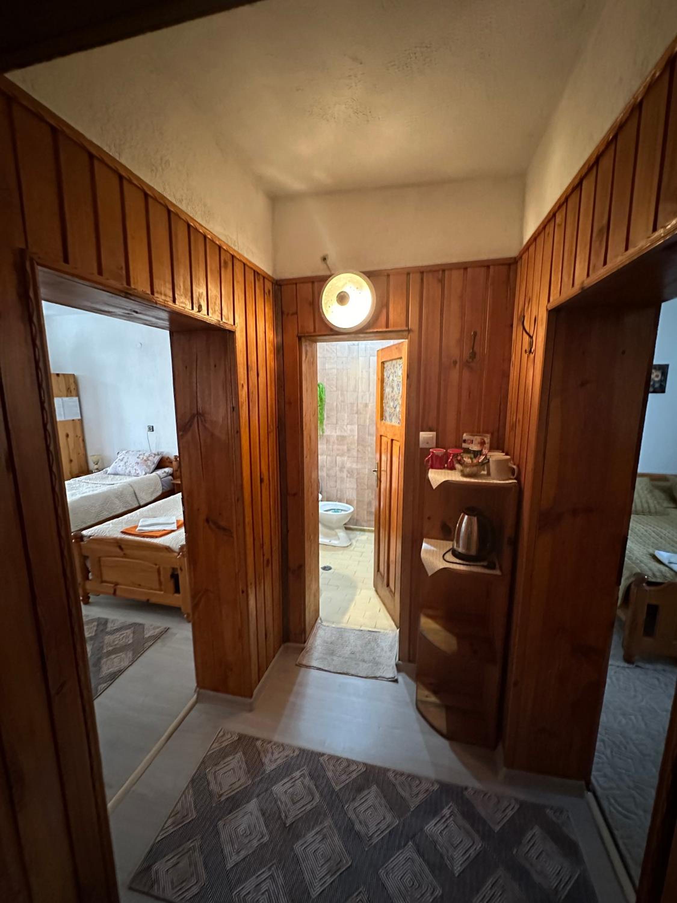 NIKI HOUSE