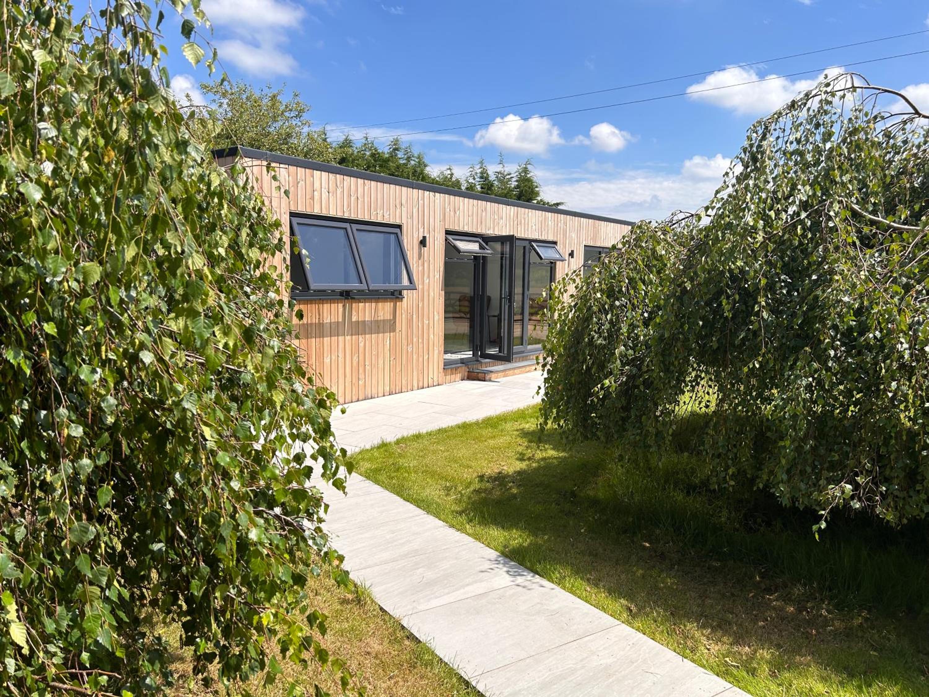 Court Lane Stables - Premium Rural Retreat with Hot Tub