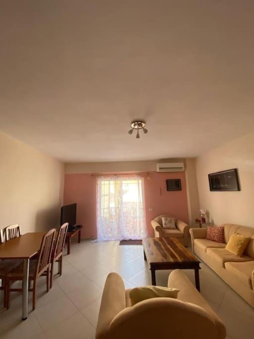 Tranquil Apartment in Sarandë 2