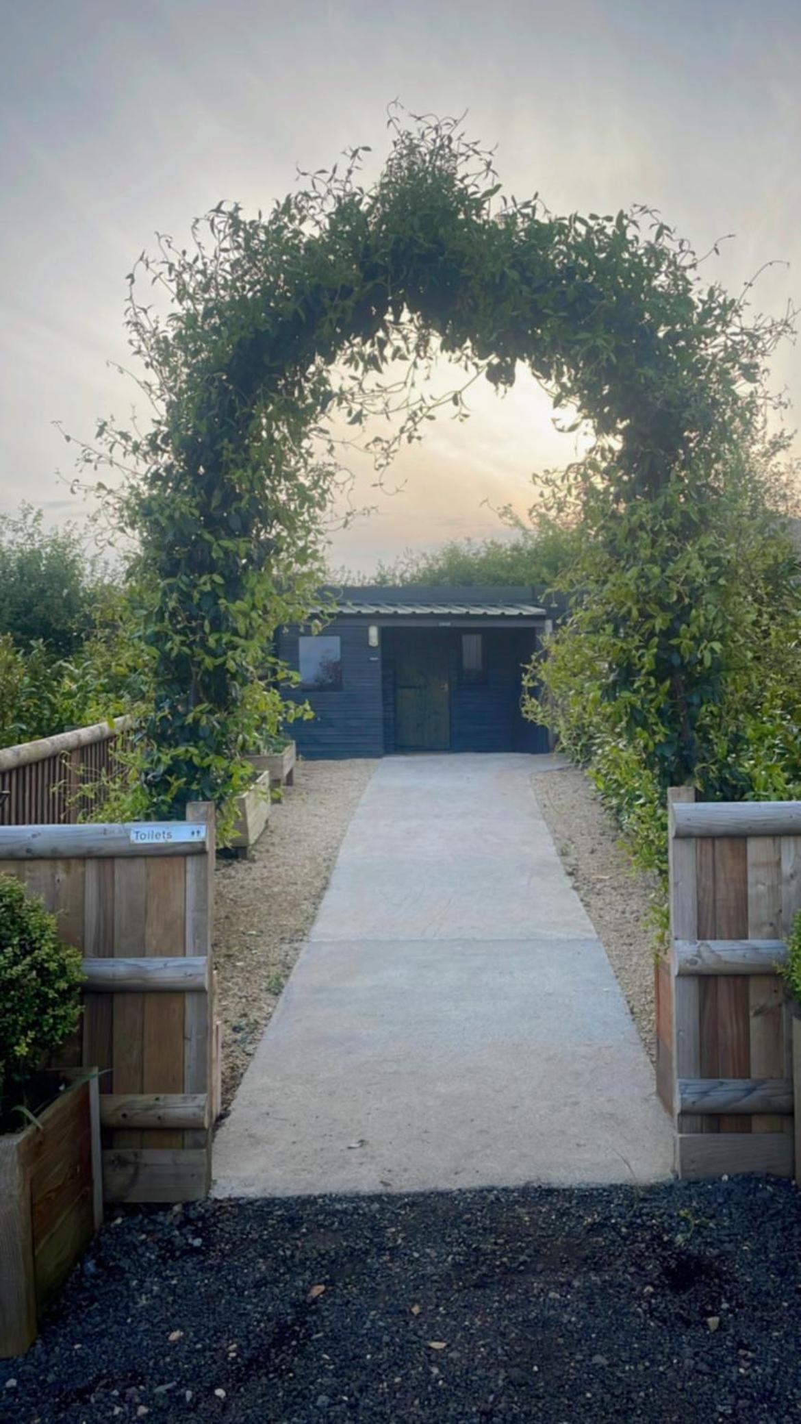 Yeovil Vacations - Swallowfield Glamping-Station Master - Property Image 2