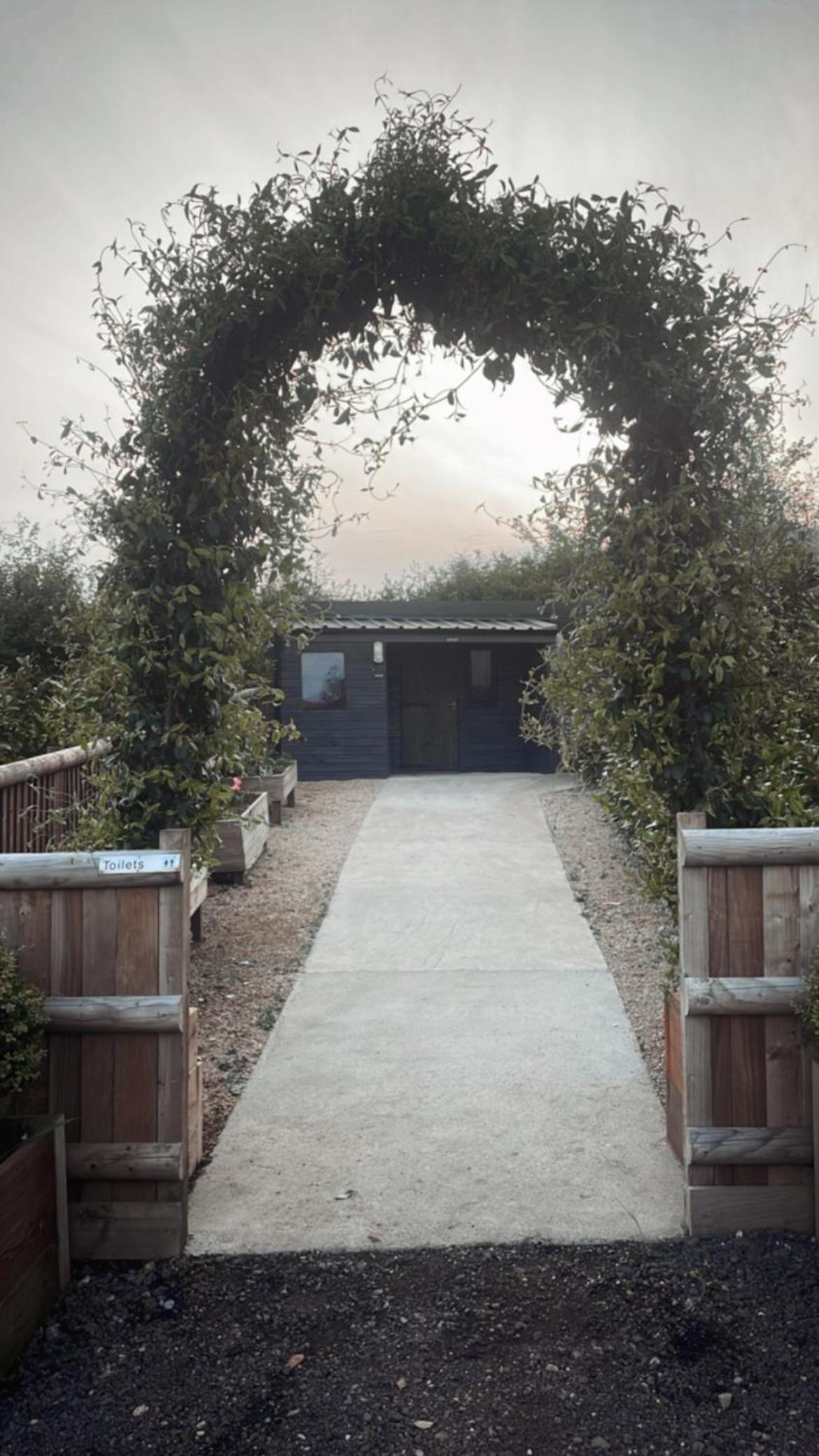 Yeovil Vacations - Swallowfield Glamping-Station Master - Property Image 1