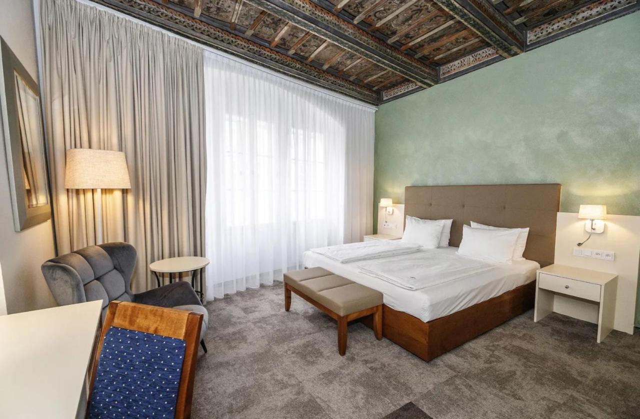 LH Hotel Golden Wheel