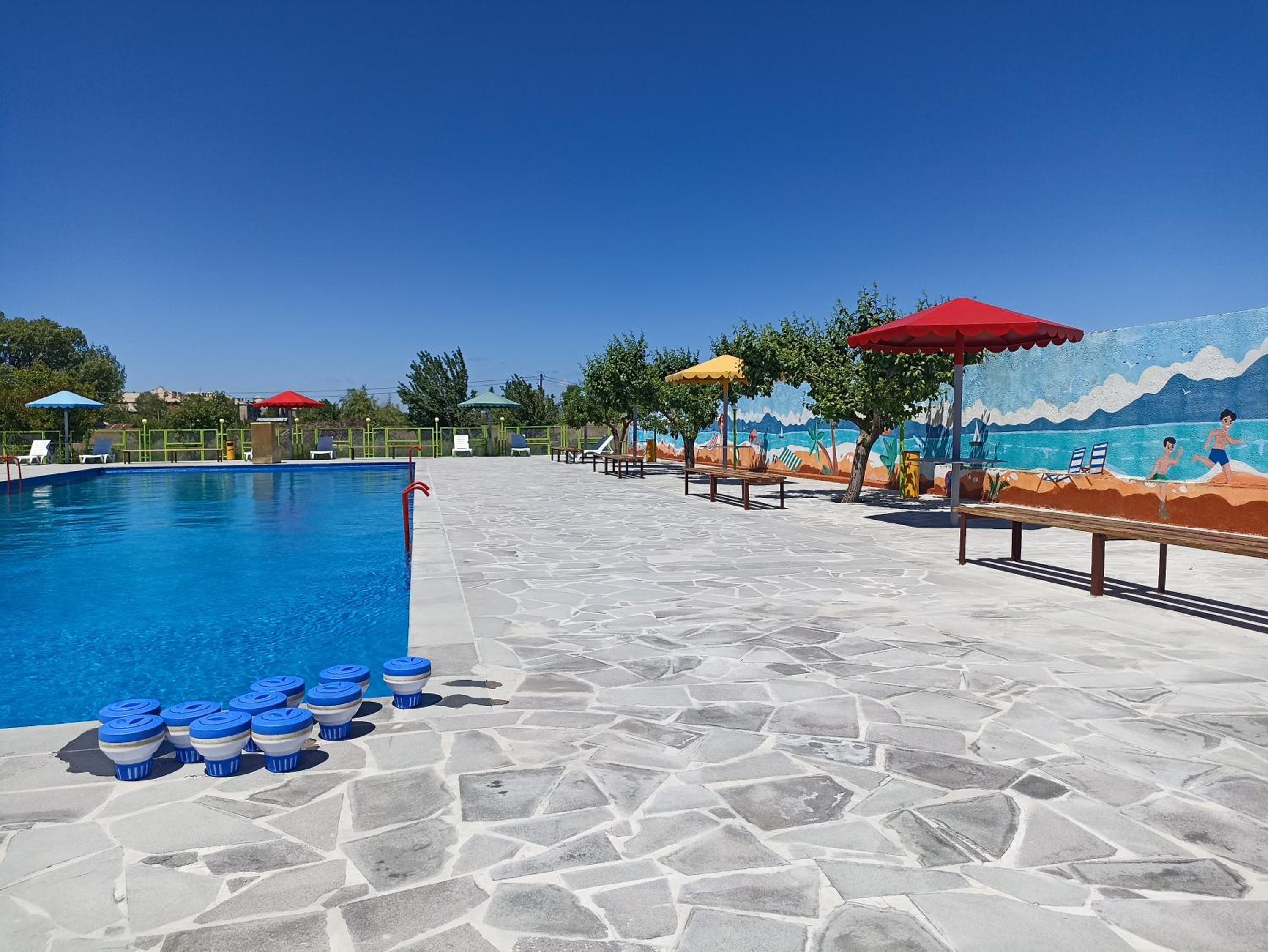 Erazank Hotel