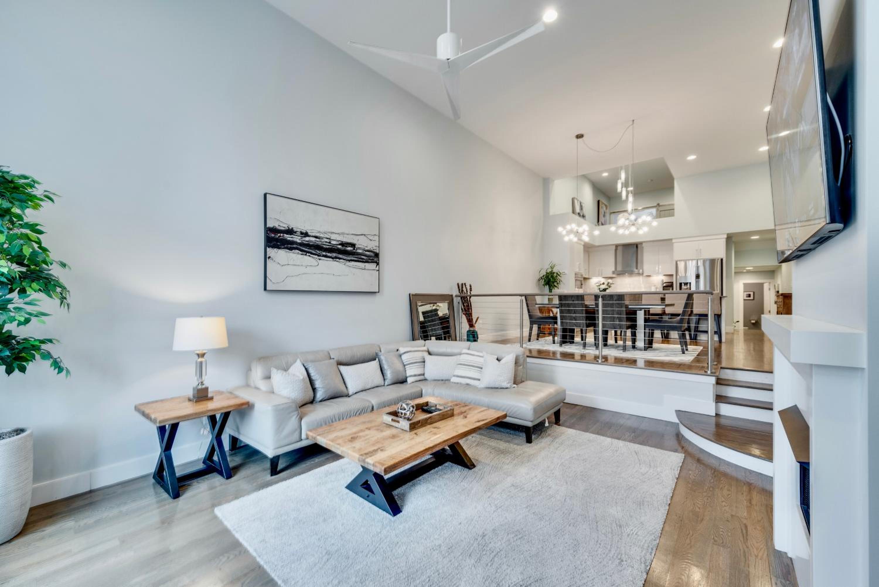 MODERN NASHVILLE HOME - MINS to BROADWAY view 3